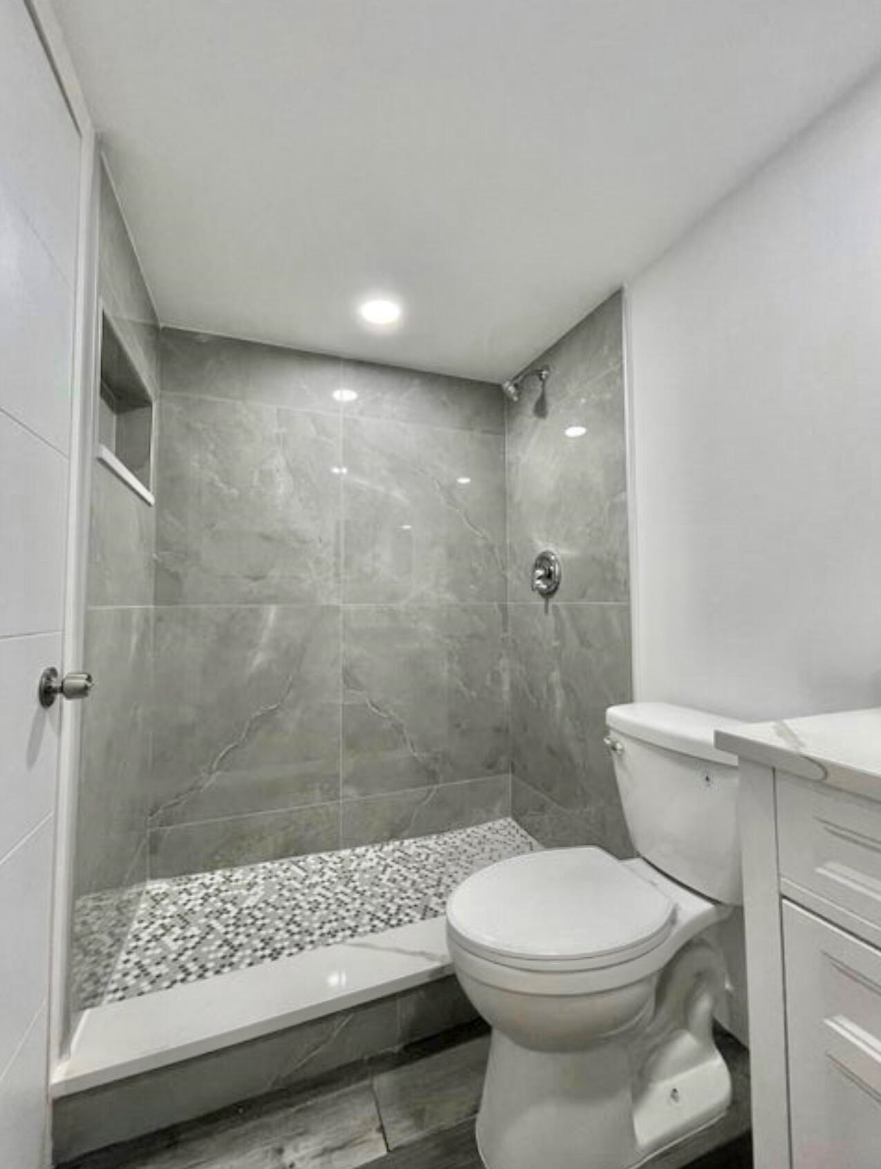 104 Mansfield C, Boca Raton FL  33434-2404 exterior