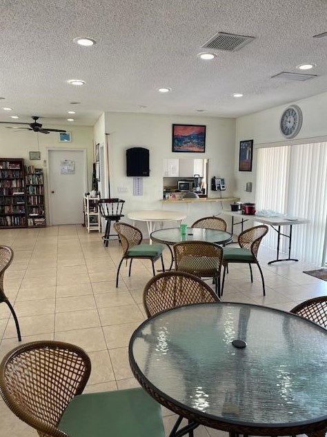 1516 Lakeside Dr, Lake Worth FL  33460-5884 exterior