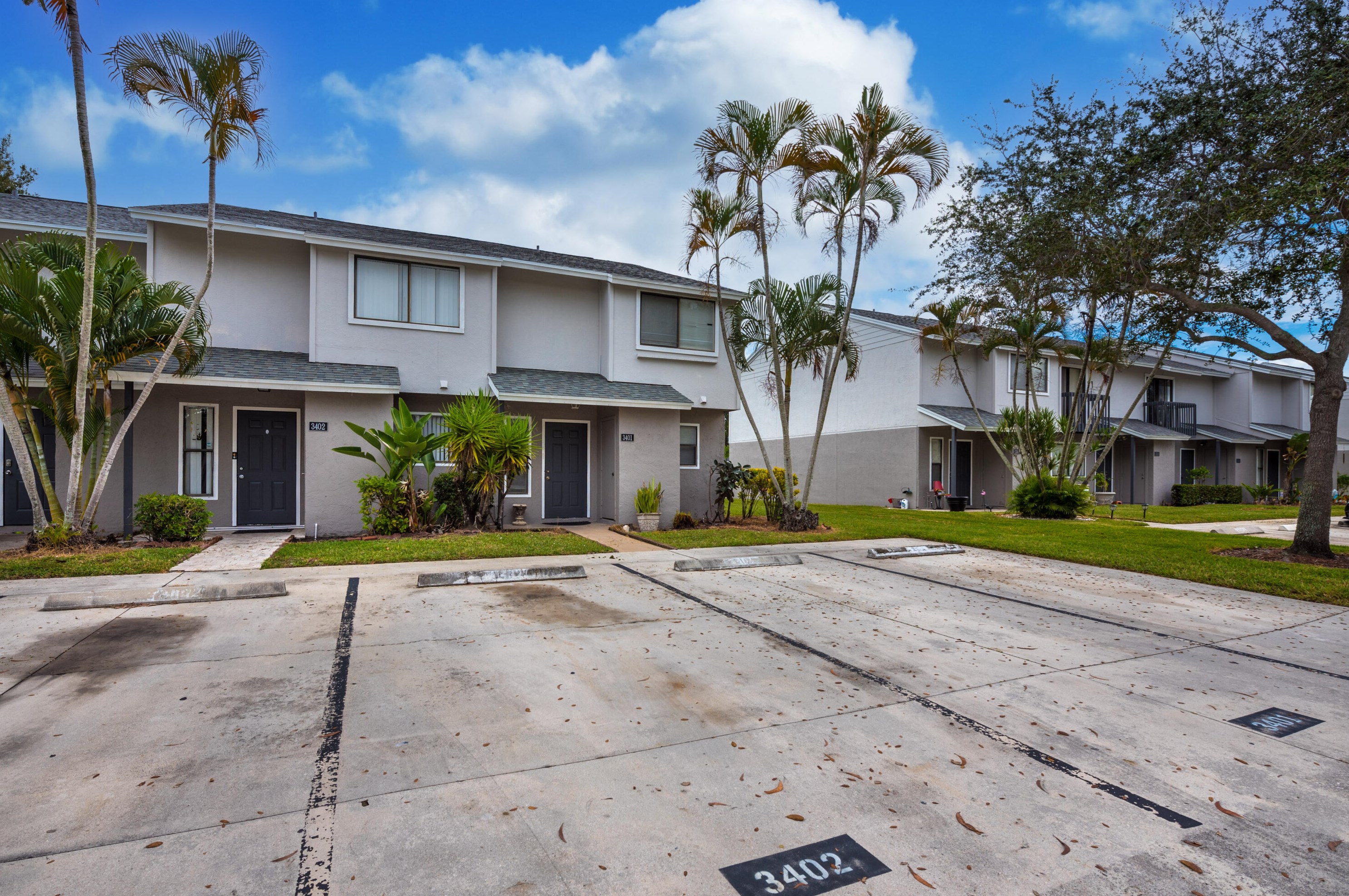 3401 Poolside Dr, Lake Worth, FL 33463-2656