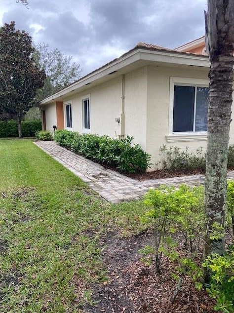 2581 Stockbridge Square, Vero Beach, FL 32962