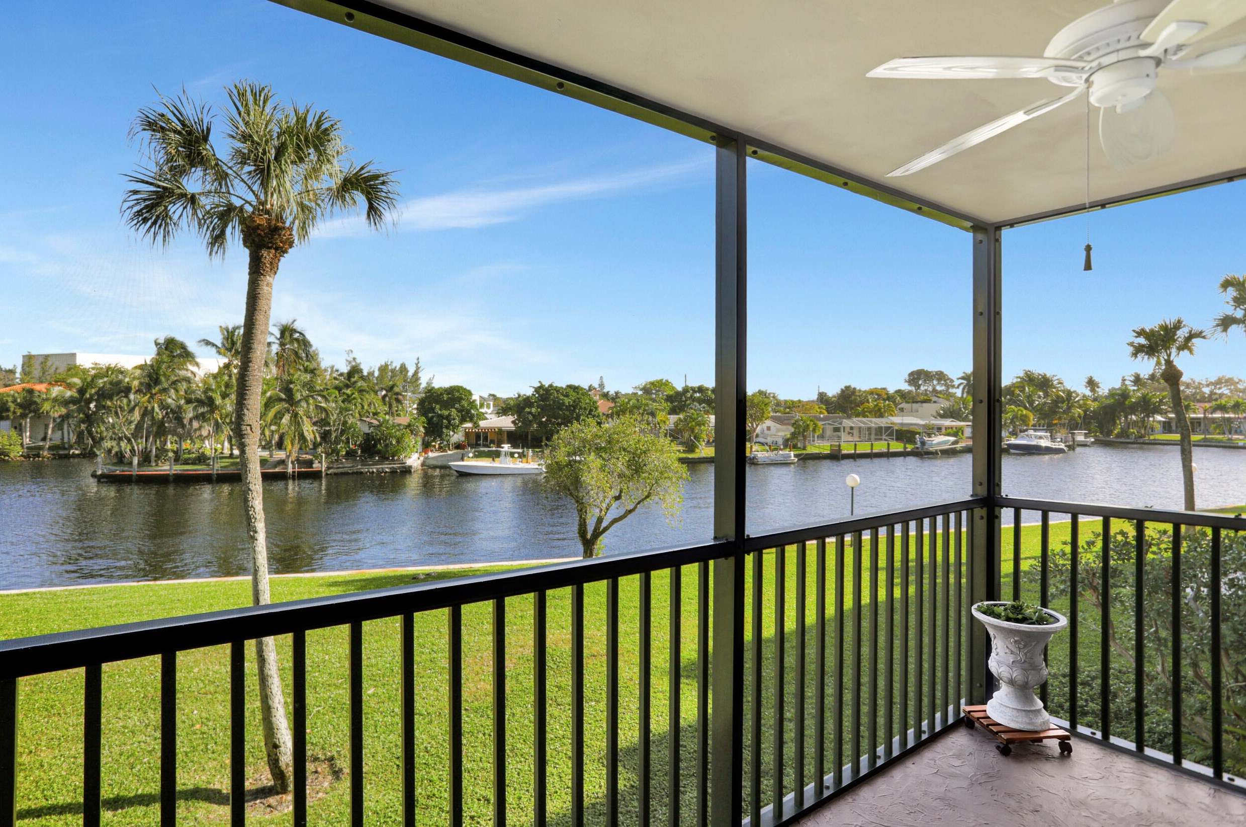13 Royal Palm Way #2020, Boca Raton, FL