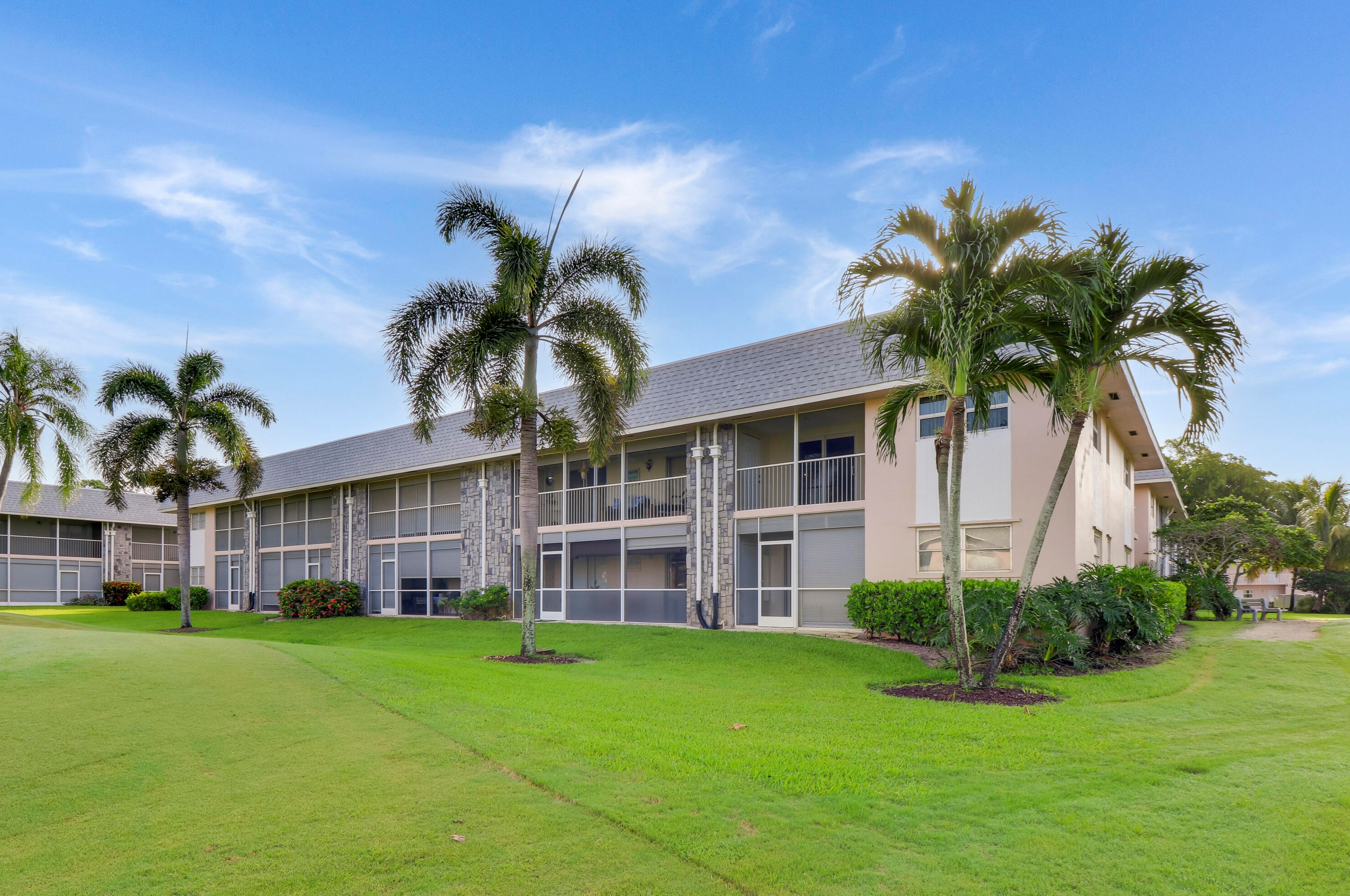 18081 Se Country Club Dr #111, Jupiter, FL 33469