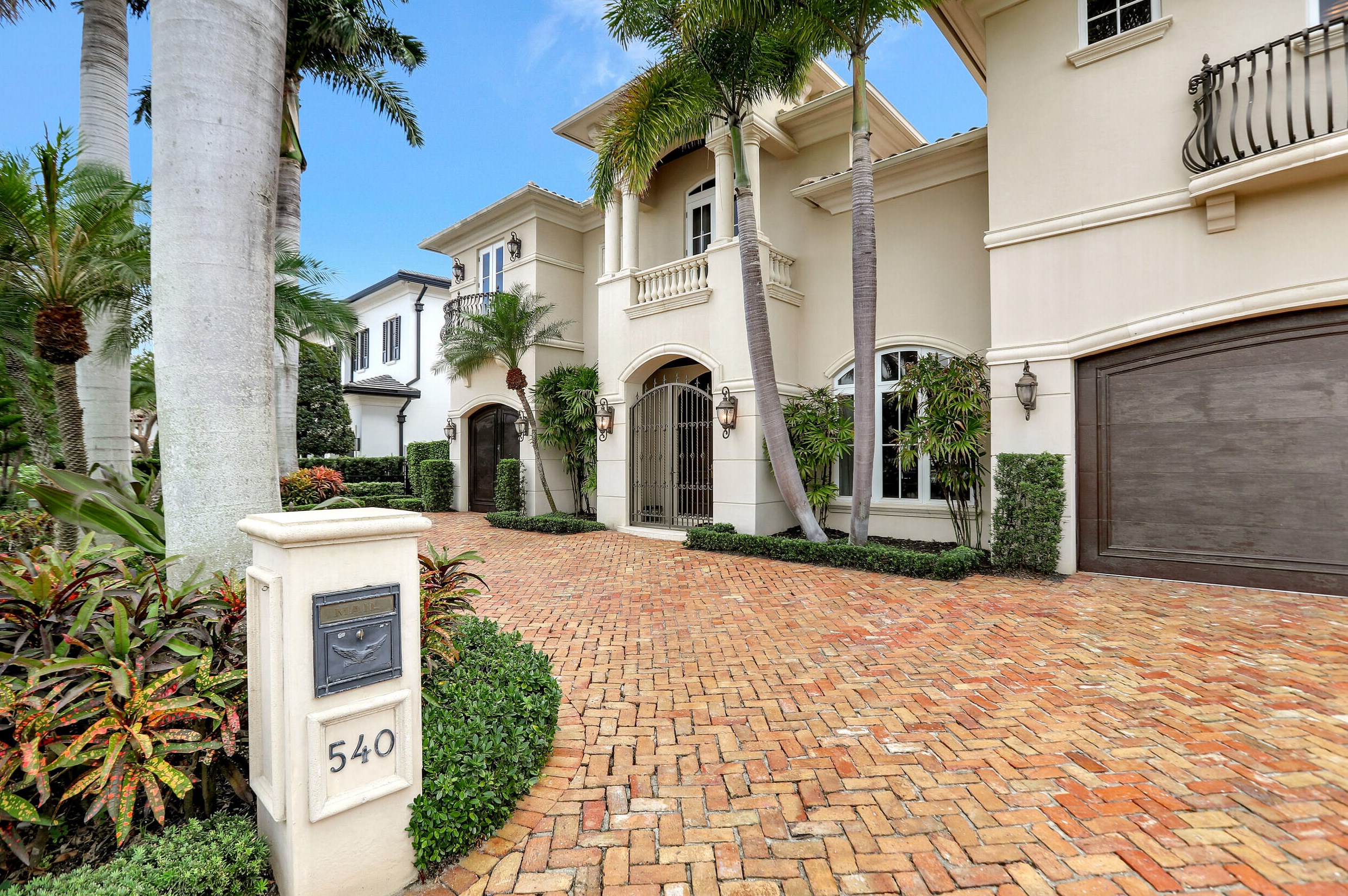 540 Golden Harbour Dr, Boca Raton FL  33432-2942 exterior