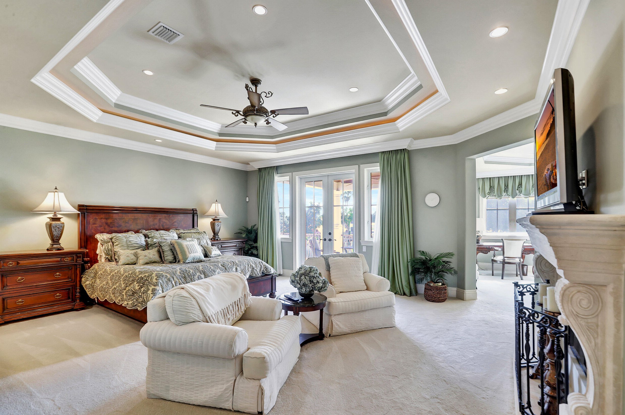 540 Golden Harbour Dr, Boca Raton FL  33432-2942 exterior