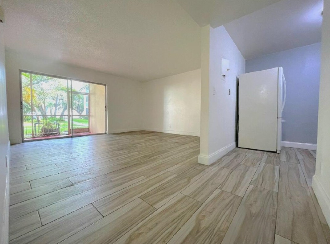 618 Nw 13th St Apt 15, Boca Raton, FL 33486