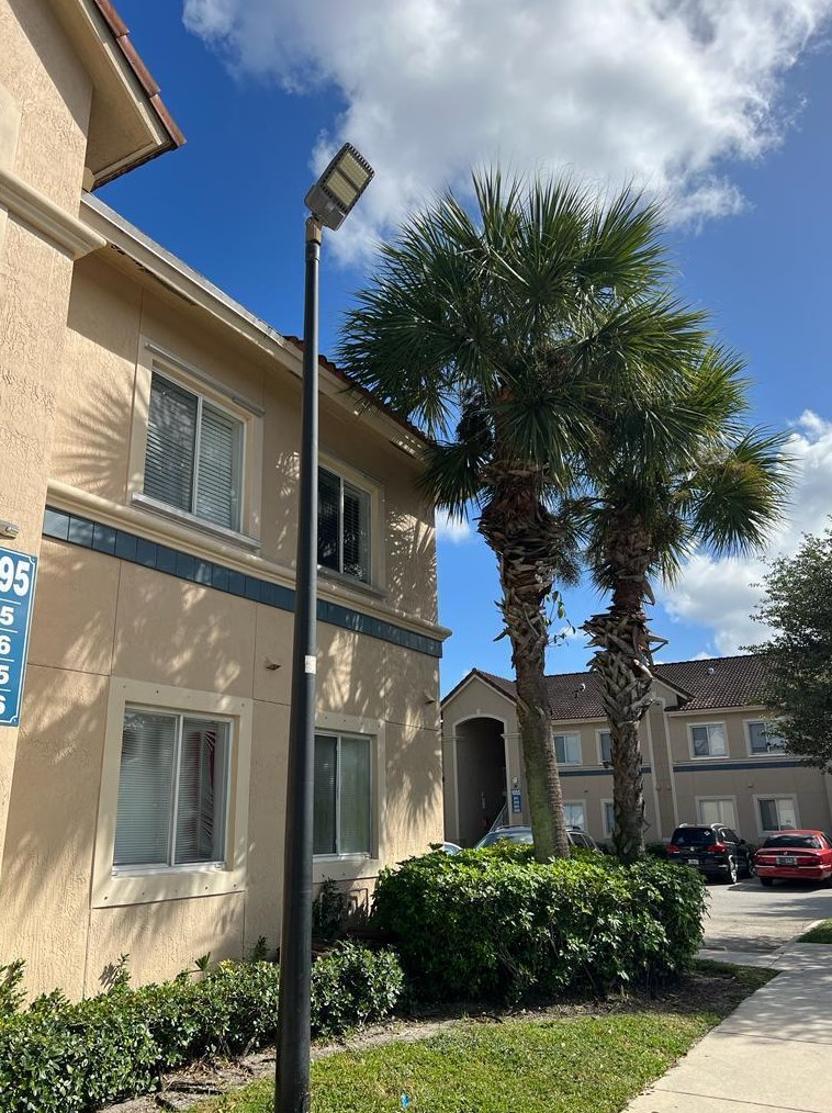 1095 Golden Lakes Blvd #925, West Palm Beach, FL 33411