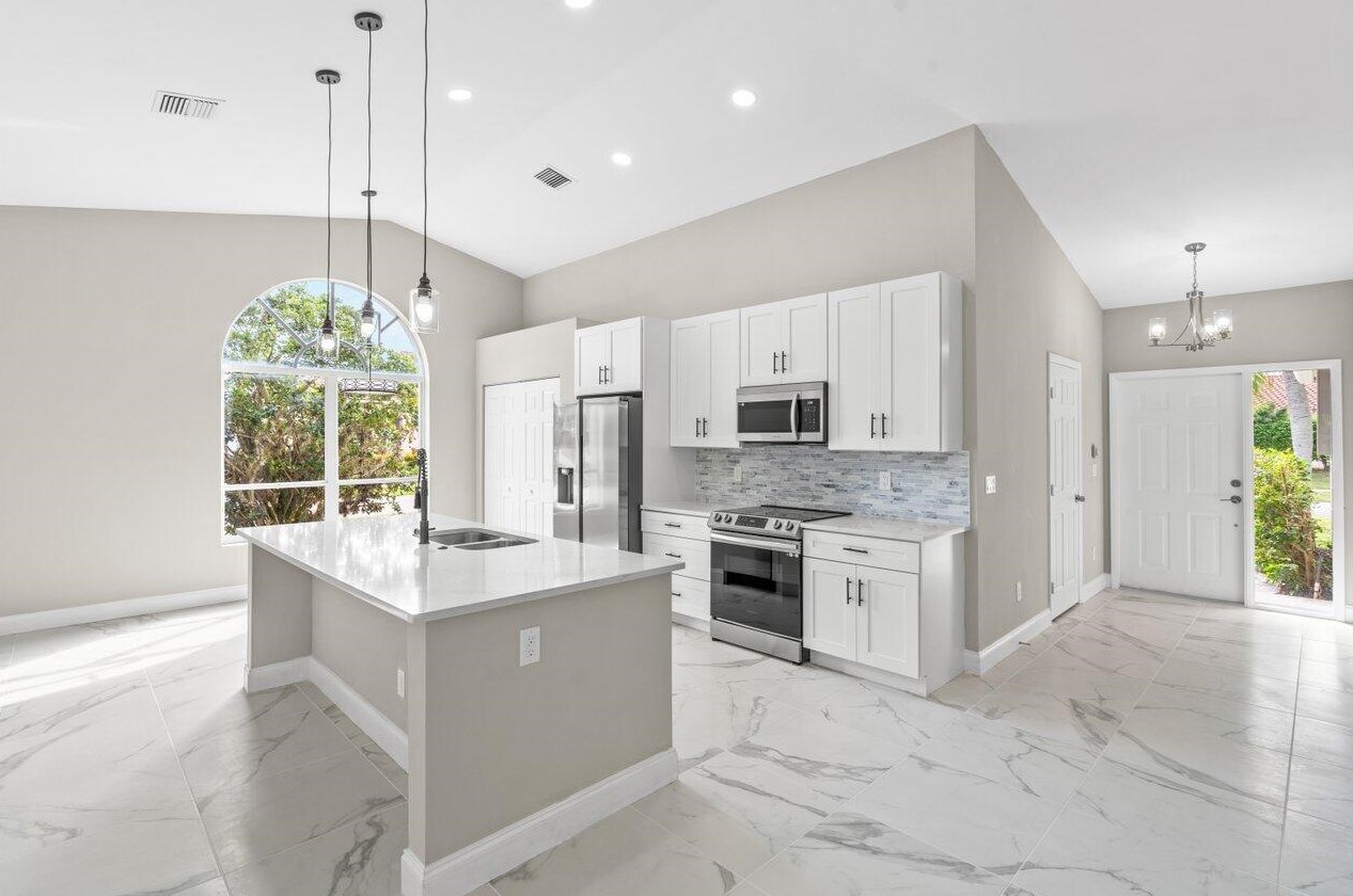 18750 Caspian Cir, Boca Raton FL  33496-2118 exterior