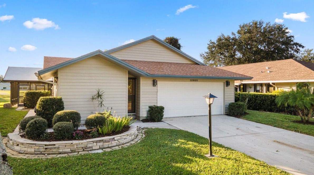 12800 Laurel Valley Ln, Hobe Sound, FL 33455-7611