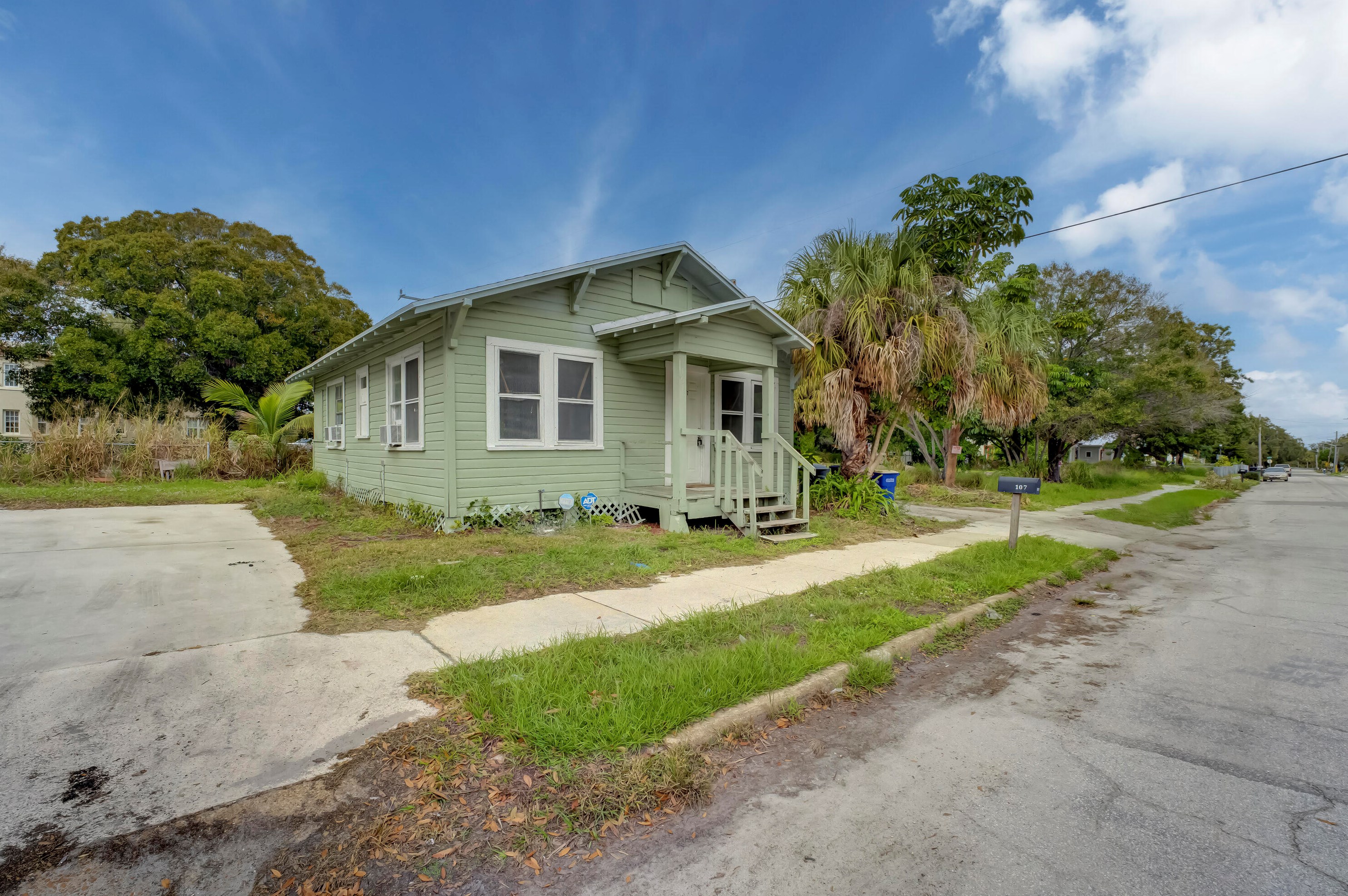107 N 11th St, Fort Pierce, FL 34947