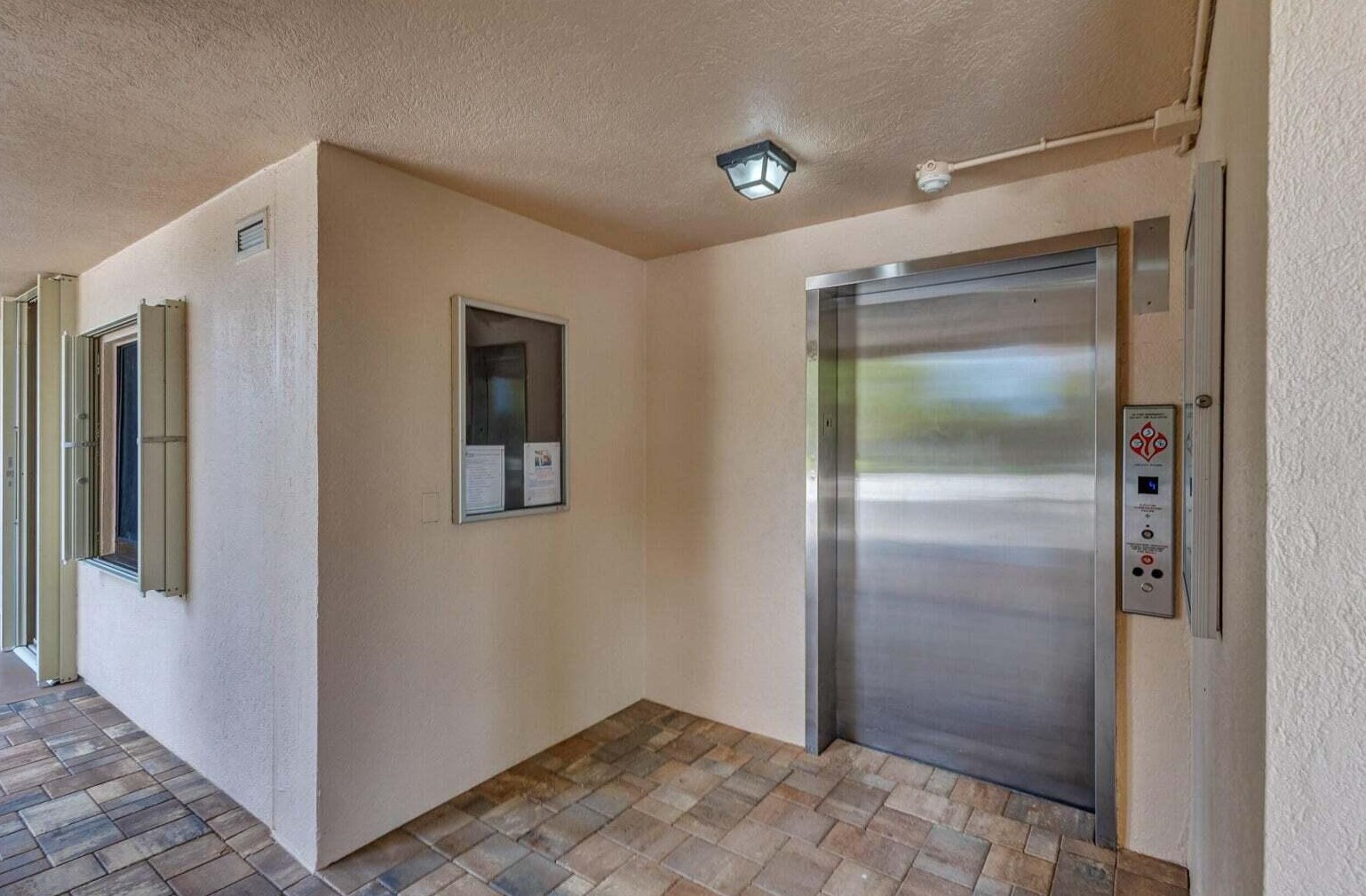 301 Ocean Bluffs Blvd #402, Jupiter, FL 33477