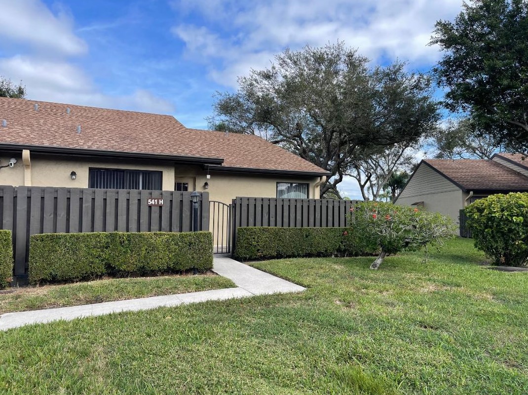 541 Shady Pine Way #h, West Palm Beach, FL