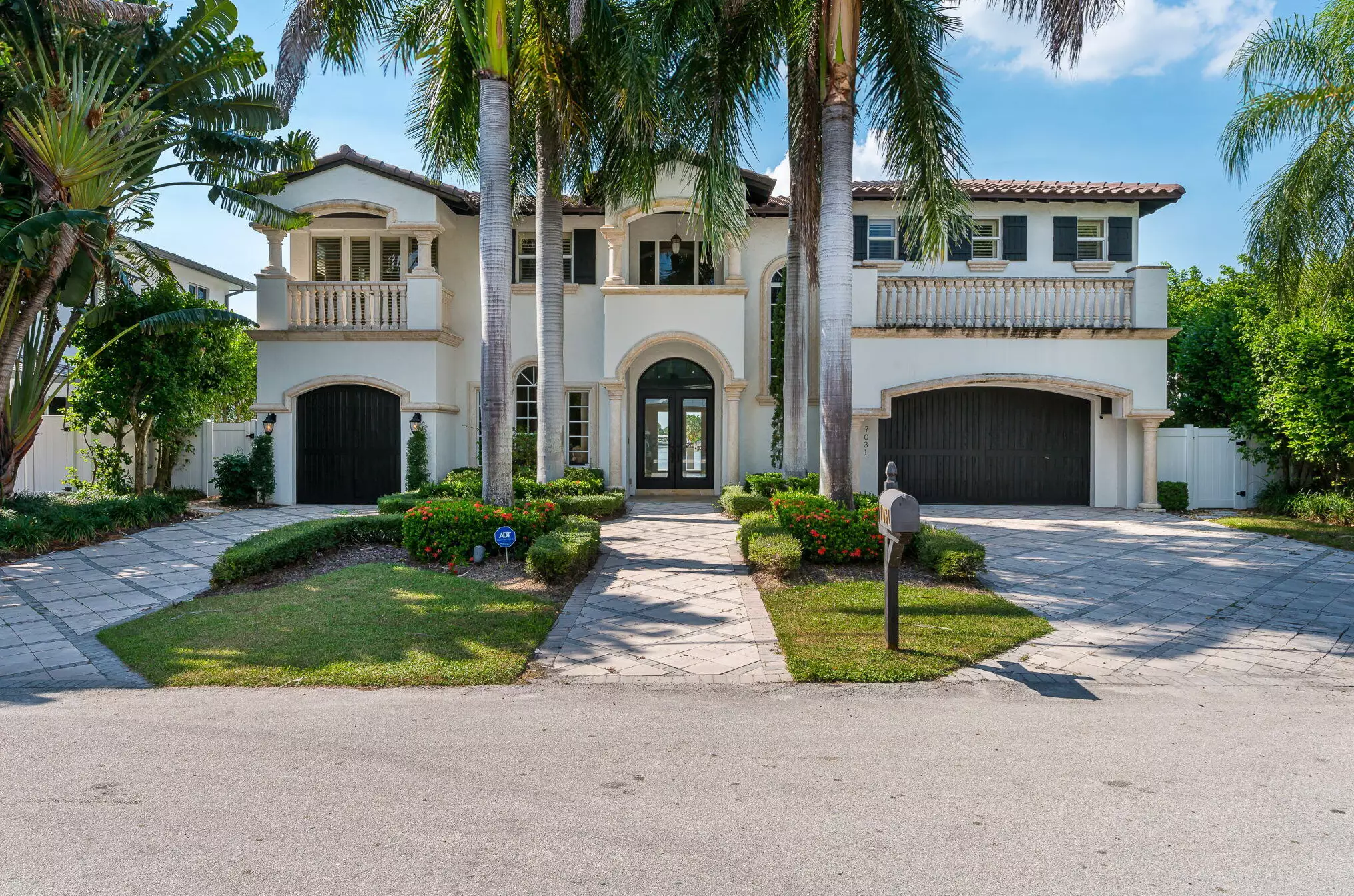 7031 Ne 8th Dr, Boca Raton, FL 33487