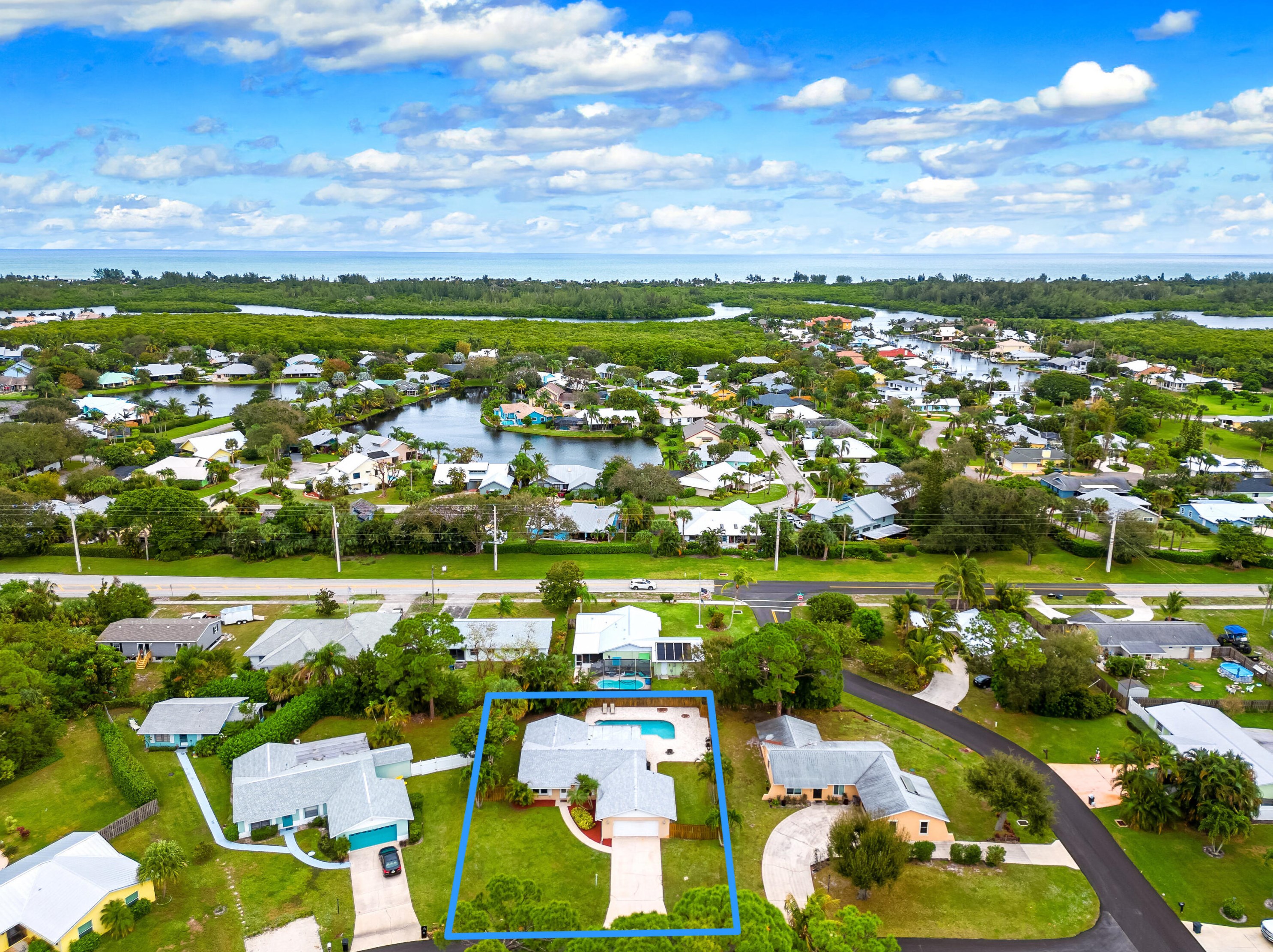 8901 Se Sandcastle Cir, Hobe Sound, FL 33455