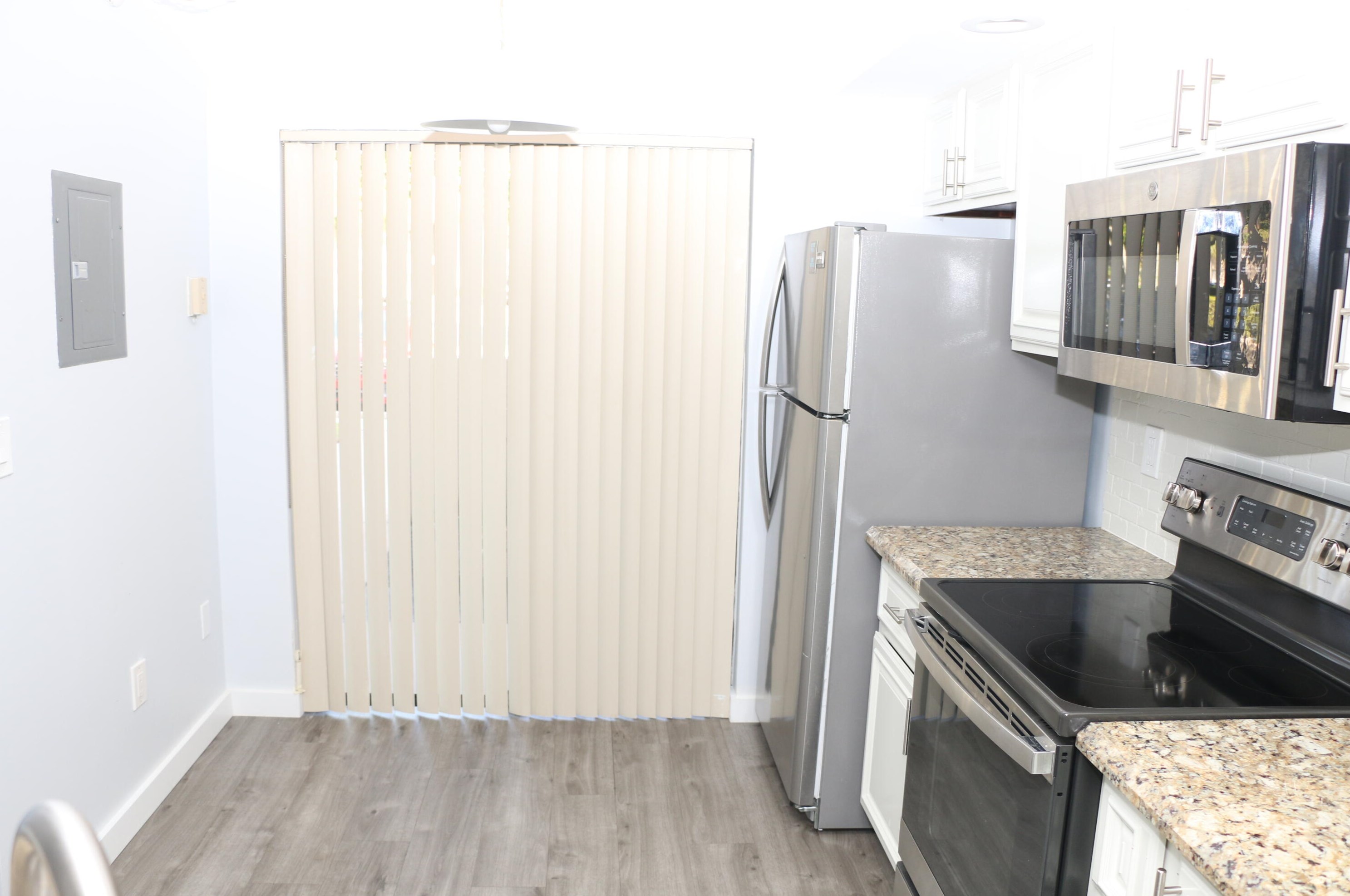 400 Club Cir Apt 102, Boca Raton, FL 33487