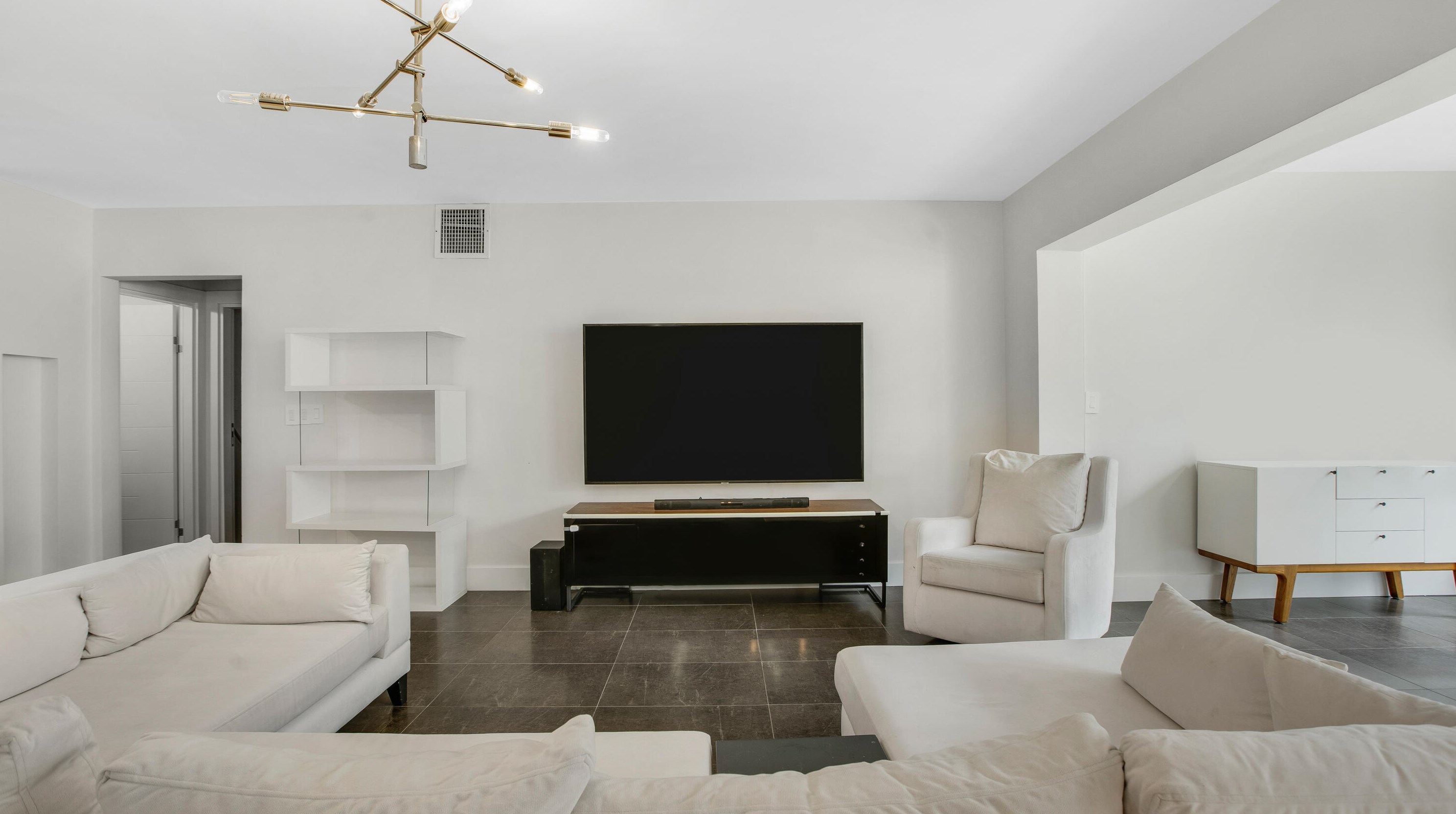 2090 Keystone Blvd, Miami FL  33181-2629 exterior