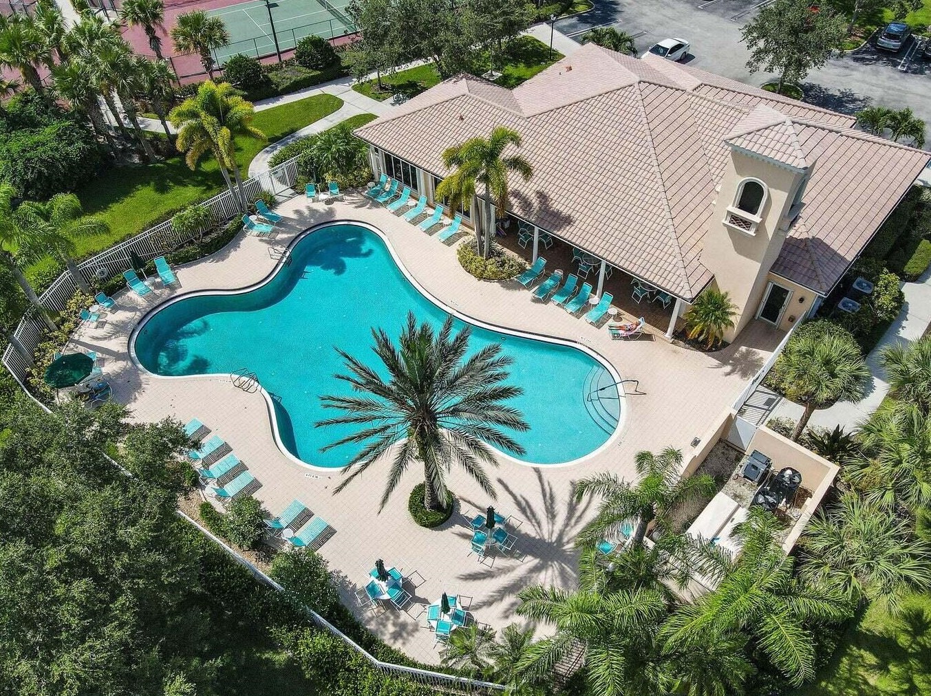 9014 Hawks Nest Ct, Hobe Sound FL  33455-8933 exterior