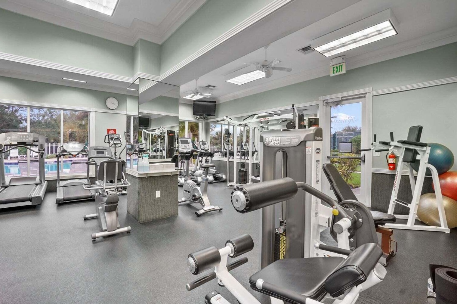 9014 Hawks Nest Ct, Hobe Sound FL  33455-8933 exterior
