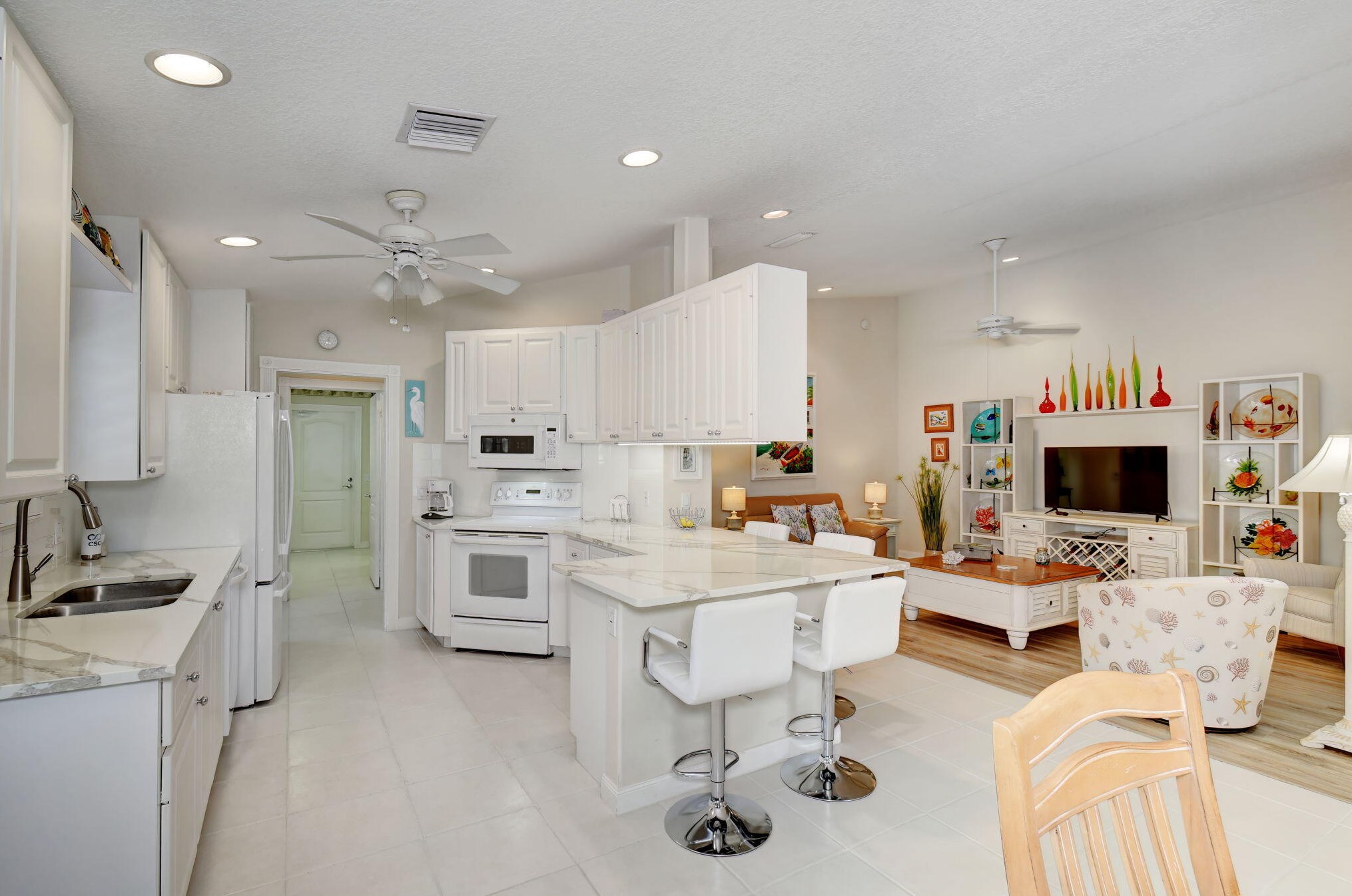 9014 Hawks Nest Ct, Hobe Sound FL  33455-8933 exterior