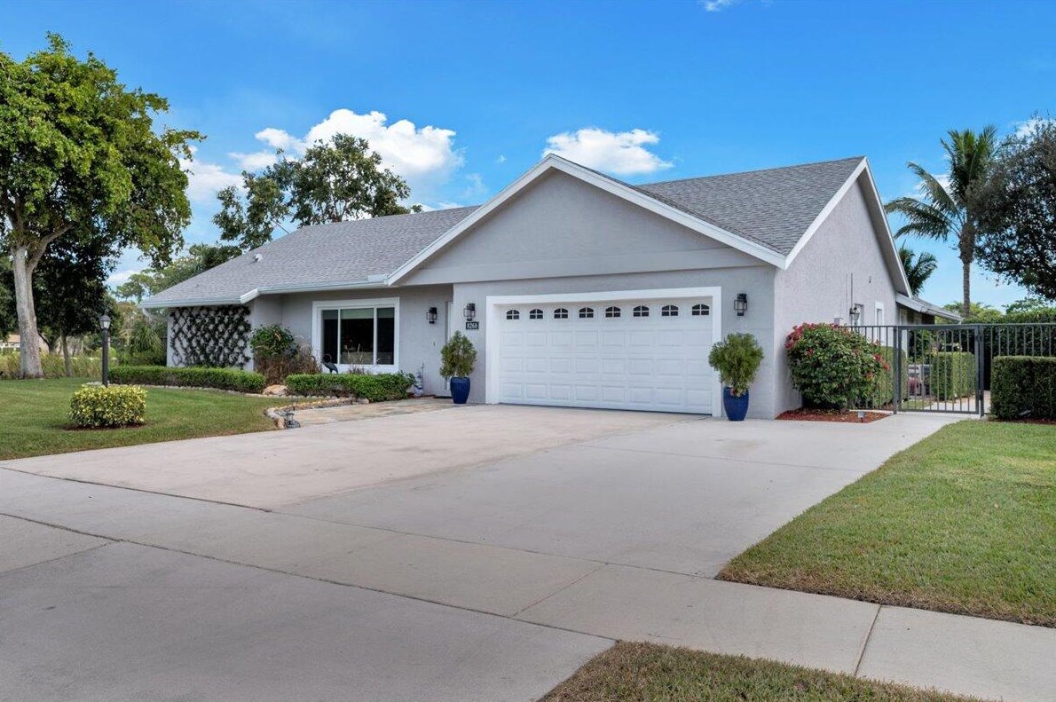 8268 Blue Cypress Dr, Lake Worth, FL 33467-6206