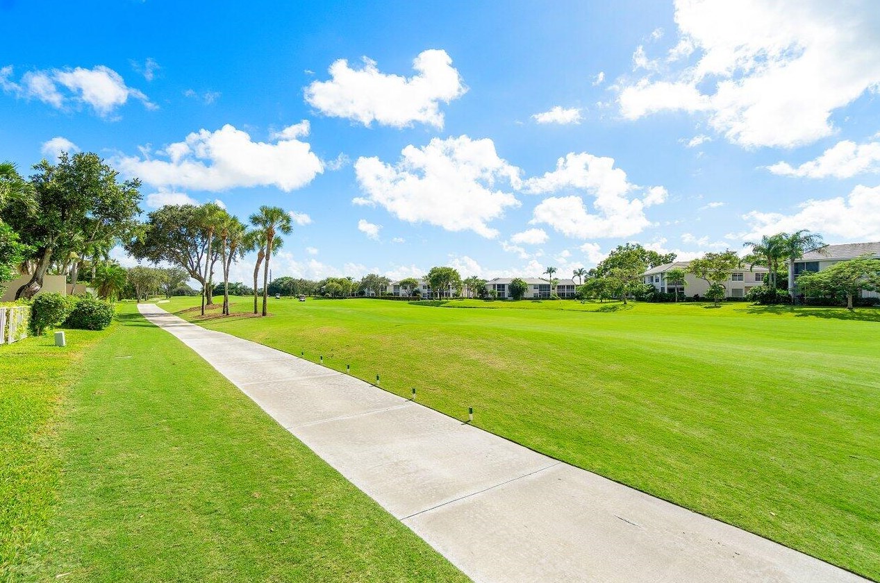 5212 Via De Amalfi Dr, Boca Raton FL  33496-2432 exterior