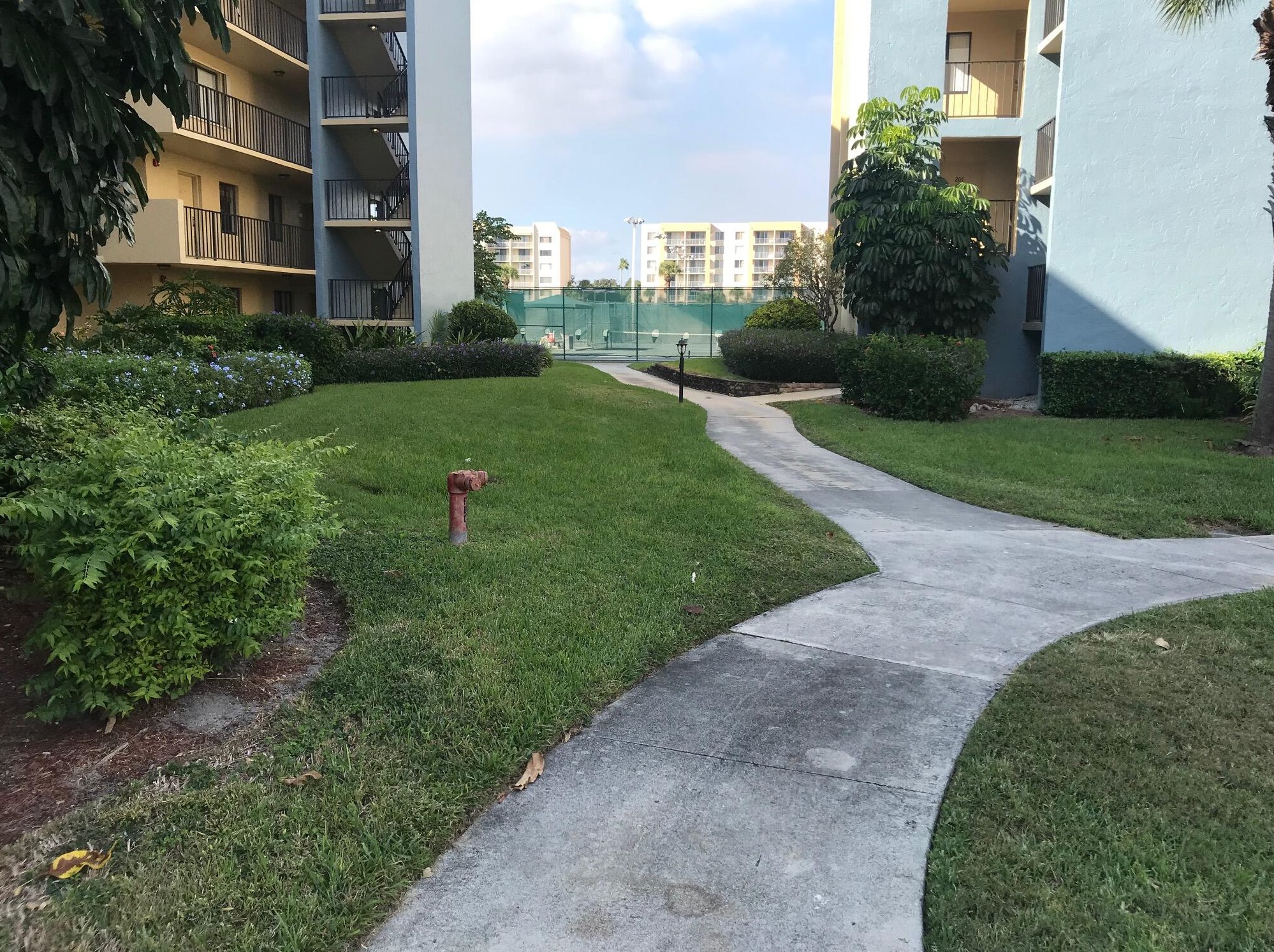 2820 Tennis Club Dr #211, West Palm Beach, FL 33417