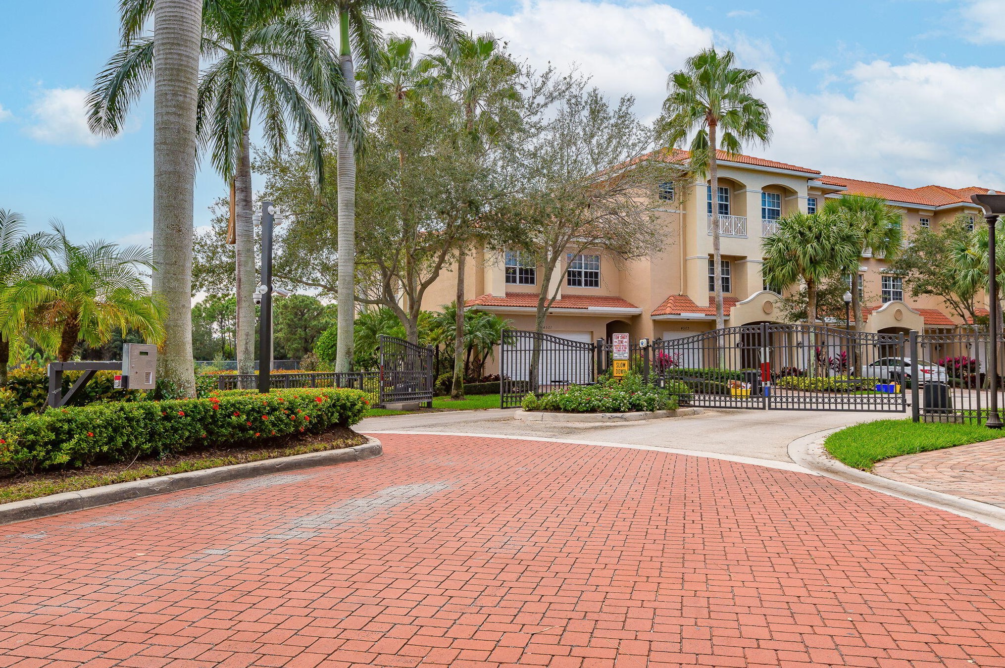 5017 Vine Cliff Way, West Palm Beach, FL 33418-5101