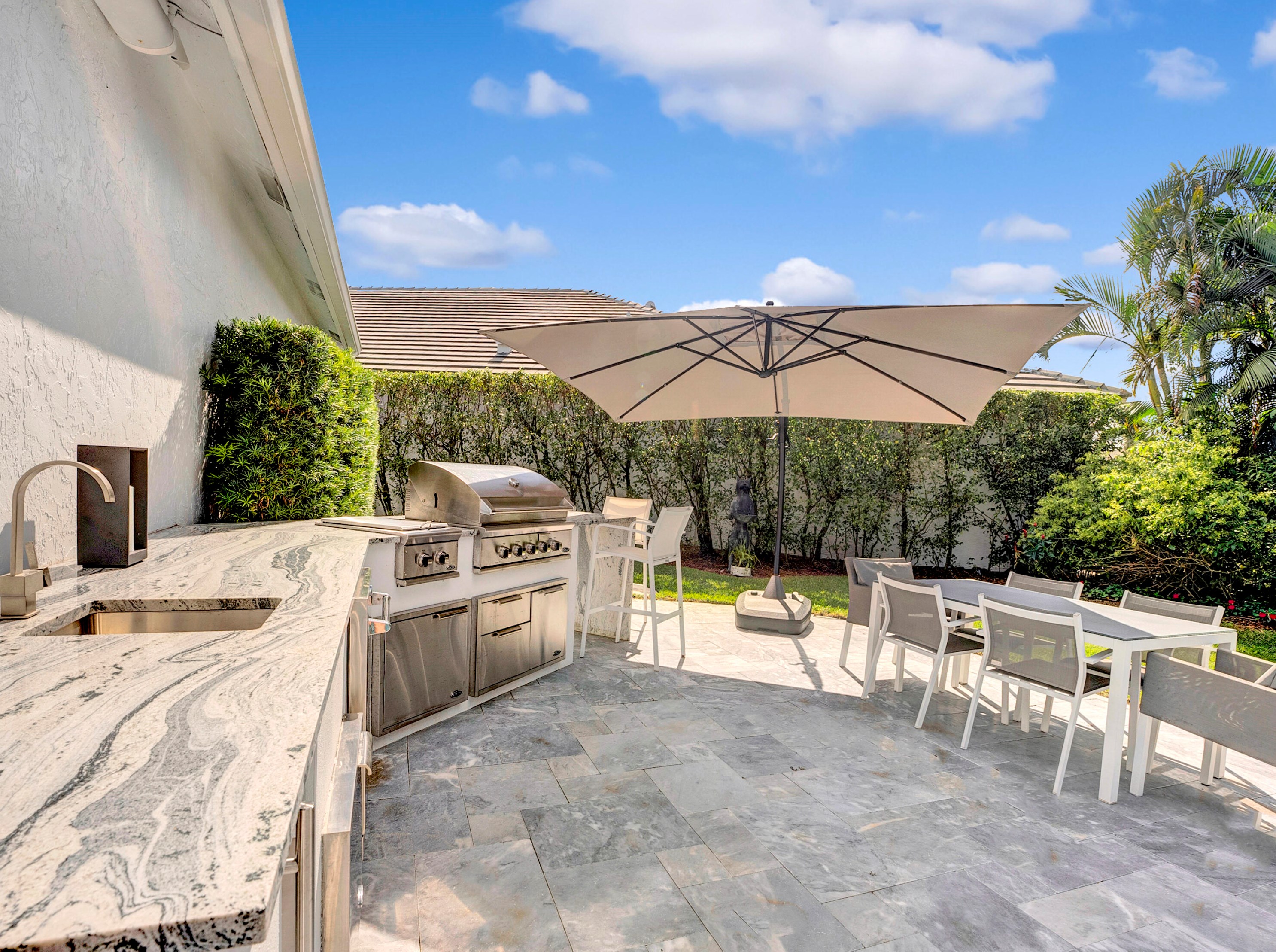 5782 Regency Cir, Boca Raton FL 33496-2760 exterior