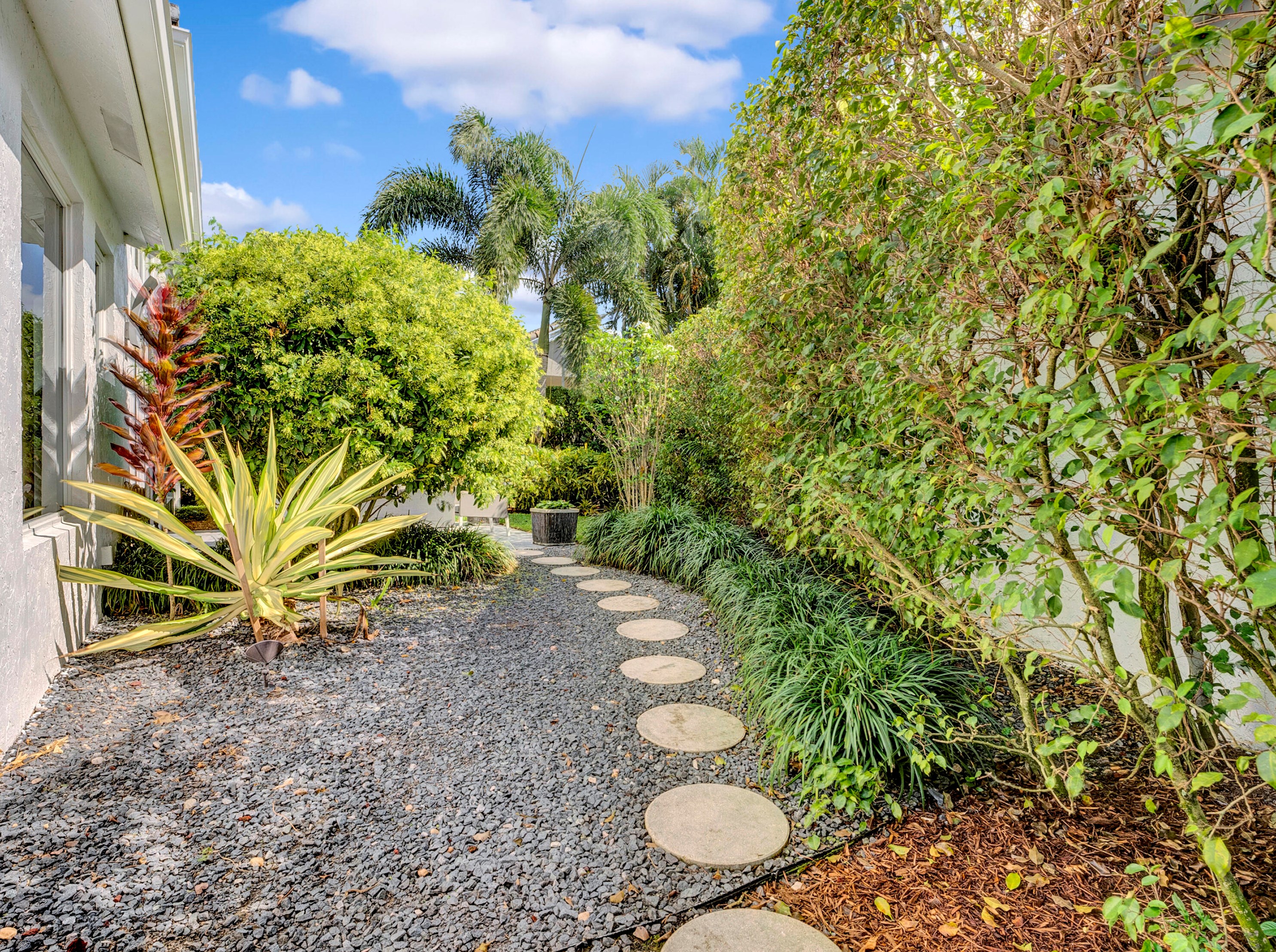 5782 Regency Cir, Boca Raton FL 33496-2760 exterior