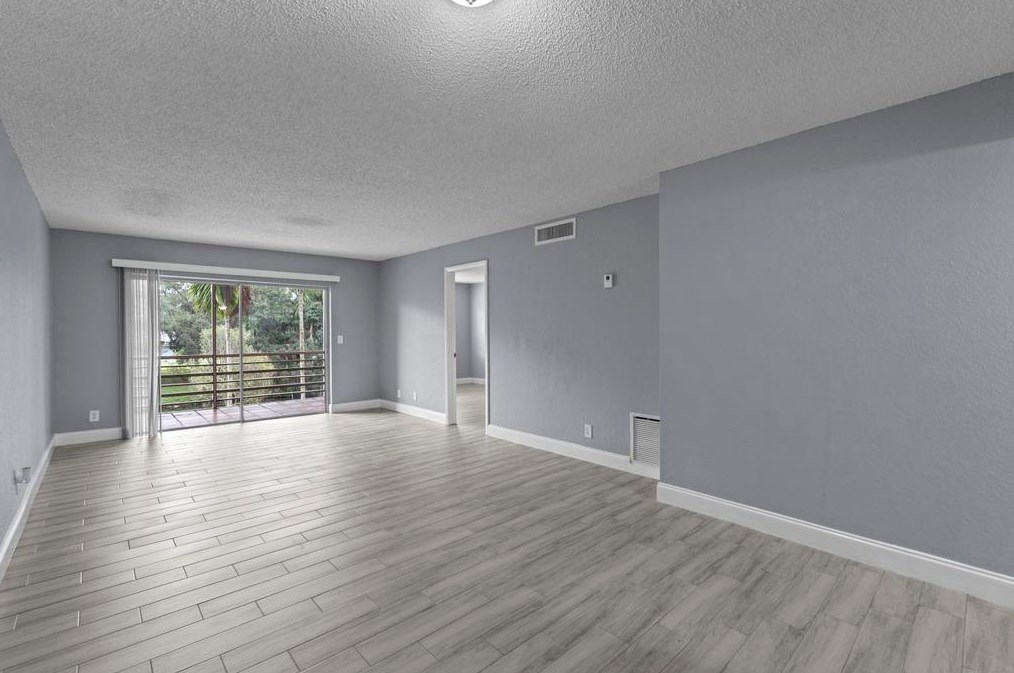 120 Sparrow Dr #205, West Palm Beach, FL 33411