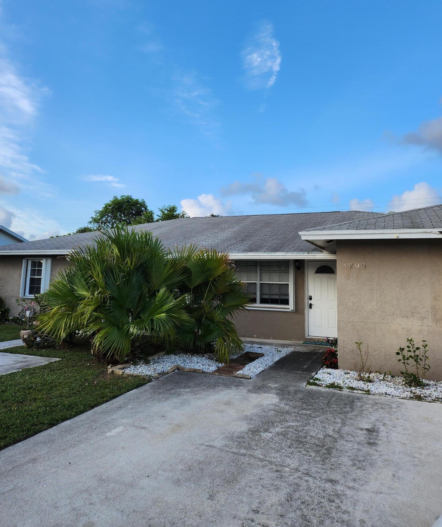 4799 Arthur St, West Palm Beach, FL 33418