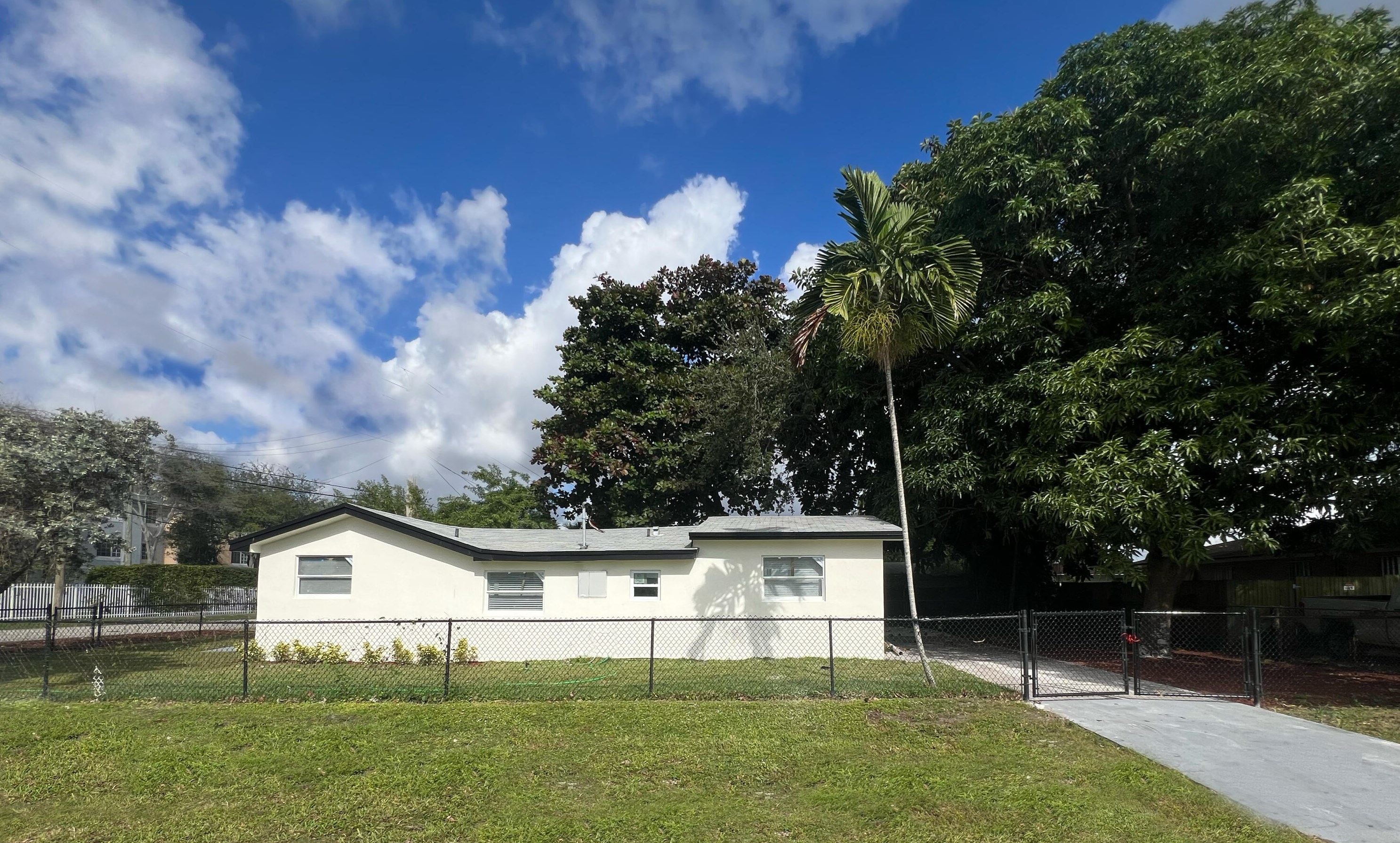 7705 21st Ave, Miami FL  33147-5618 exterior