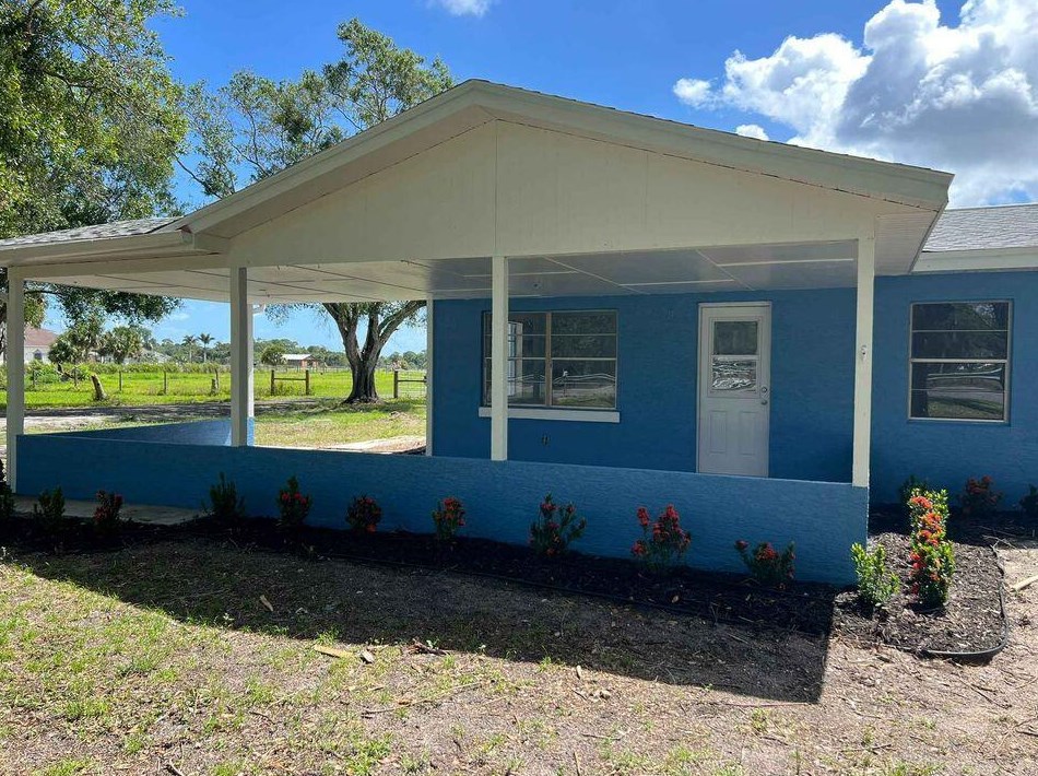 2410 S Brocksmith Rd, Fort Pierce, FL 34945