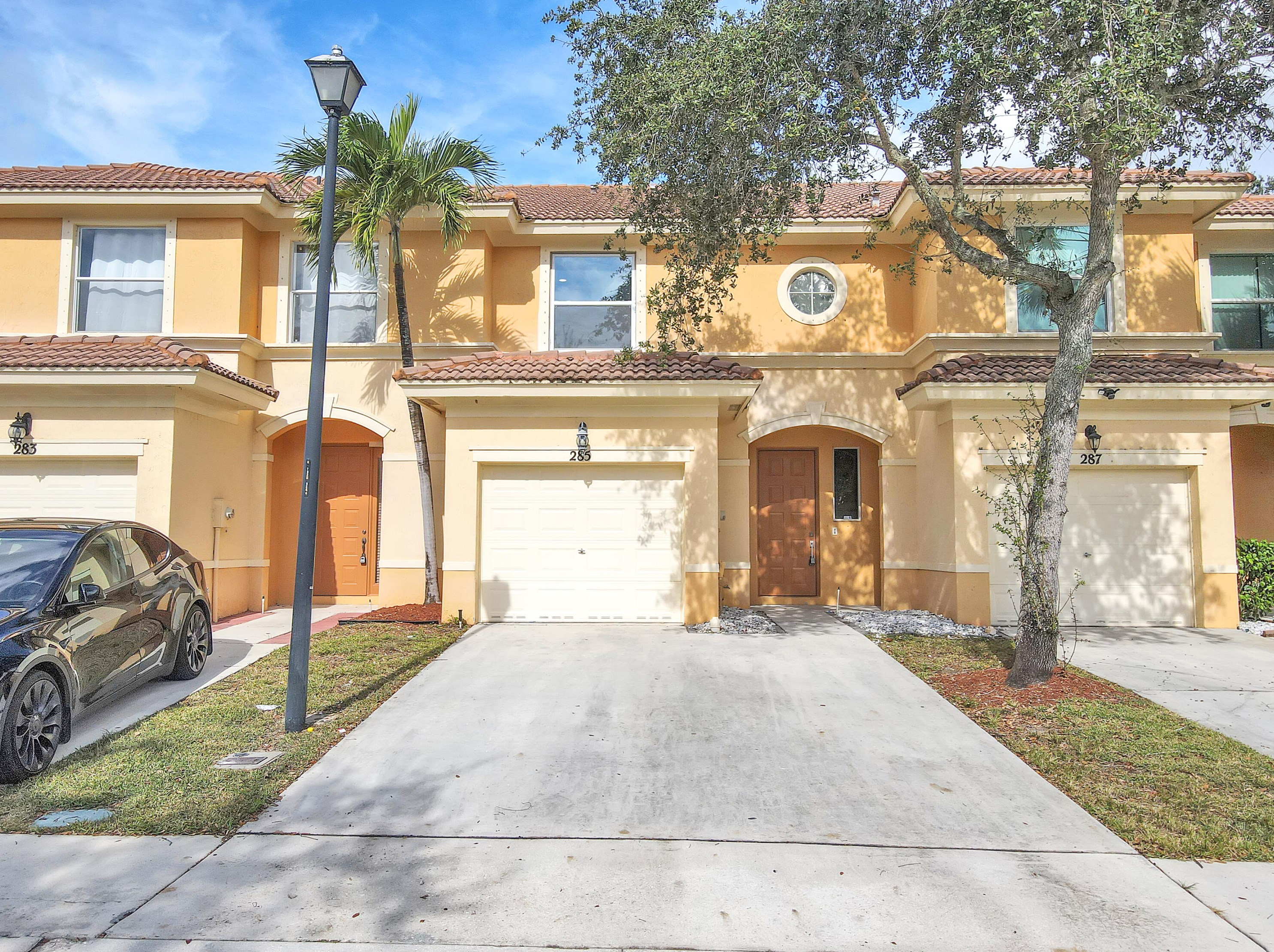 285 River Bluff Ln, West Palm Beach, FL 33411