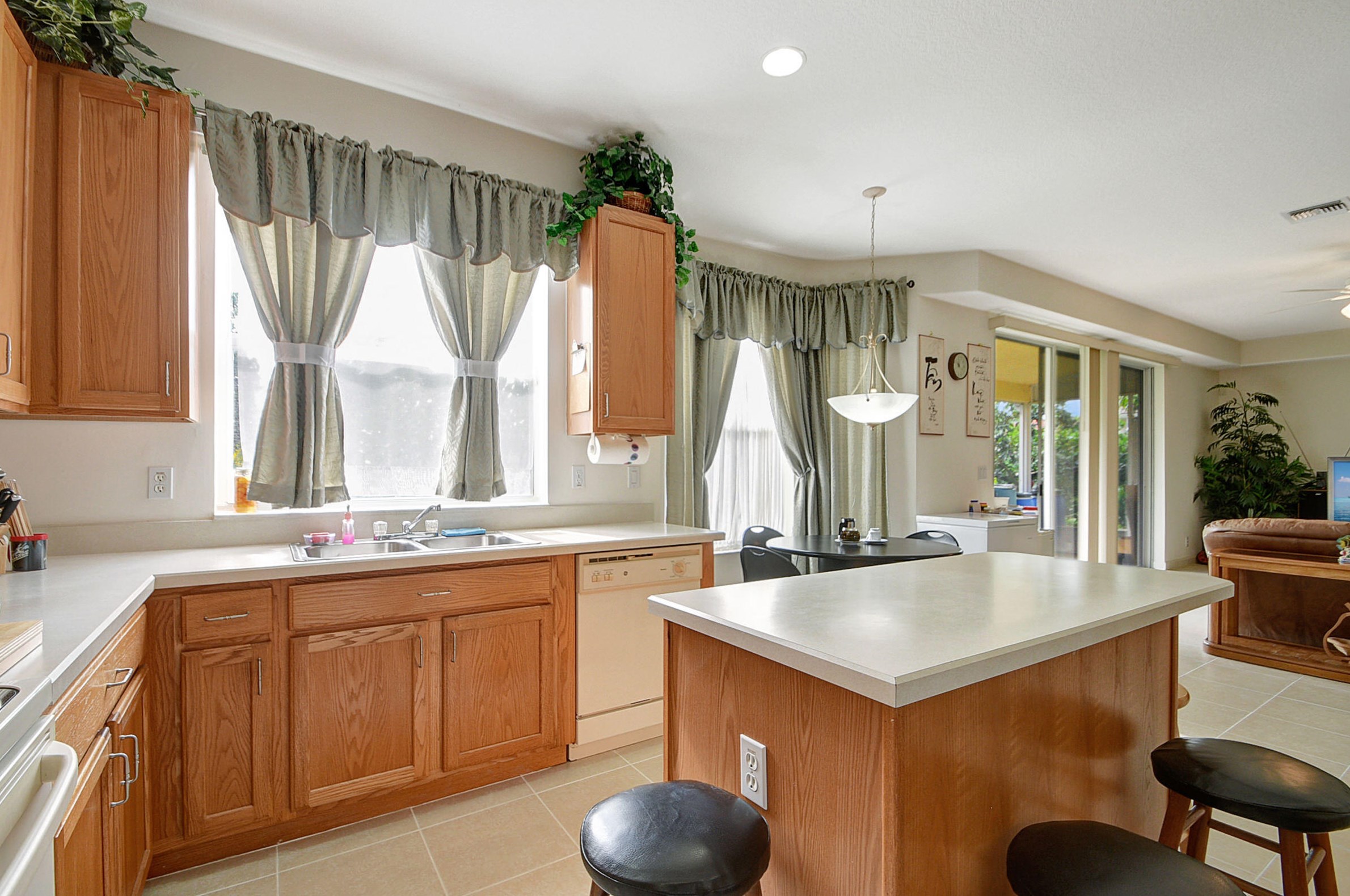 6366 Crown Island Cove, West Palm Beach, FL 33411