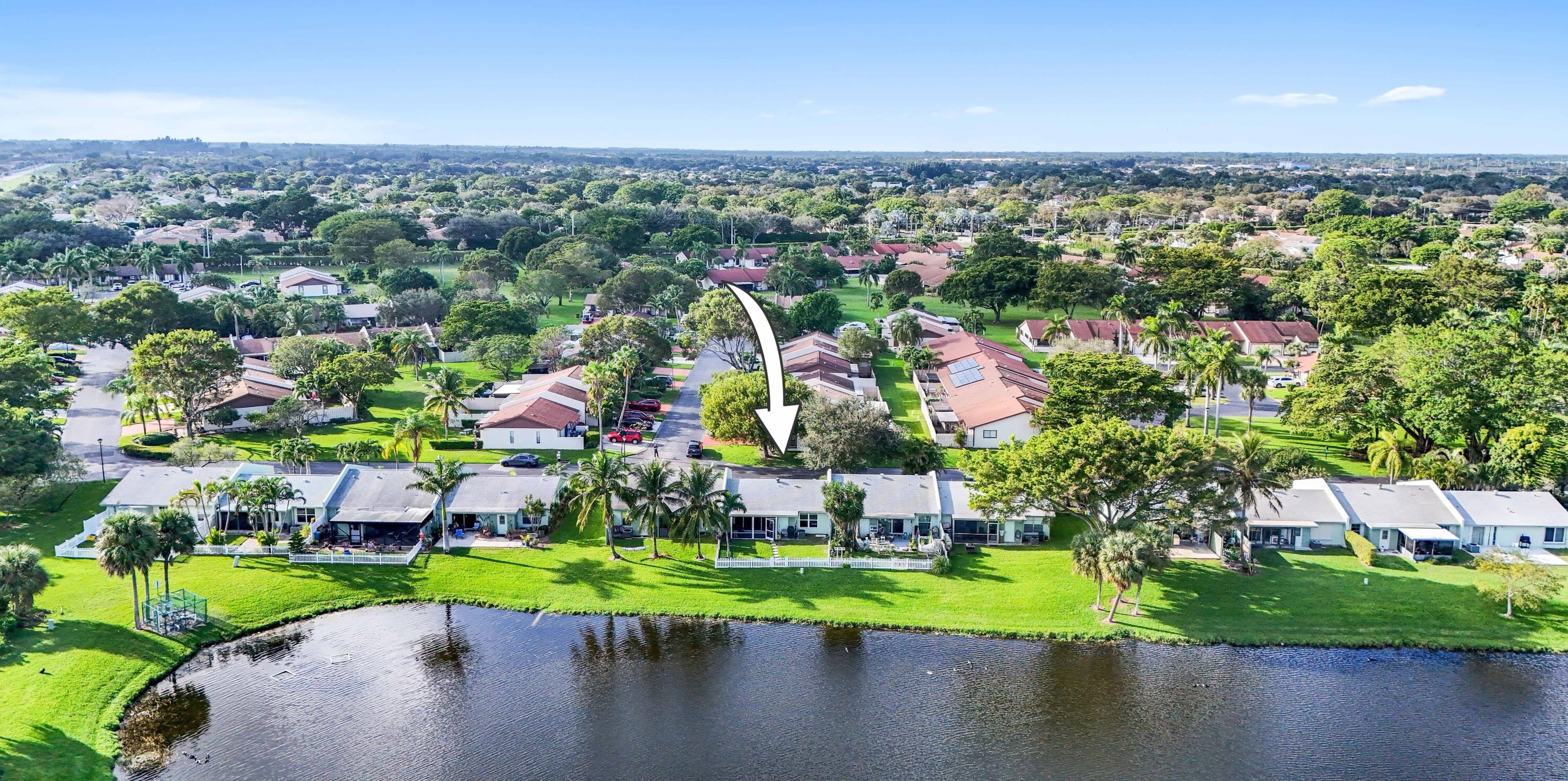 28 Camden Ln, Boynton Beach FL 33426-7704 exterior