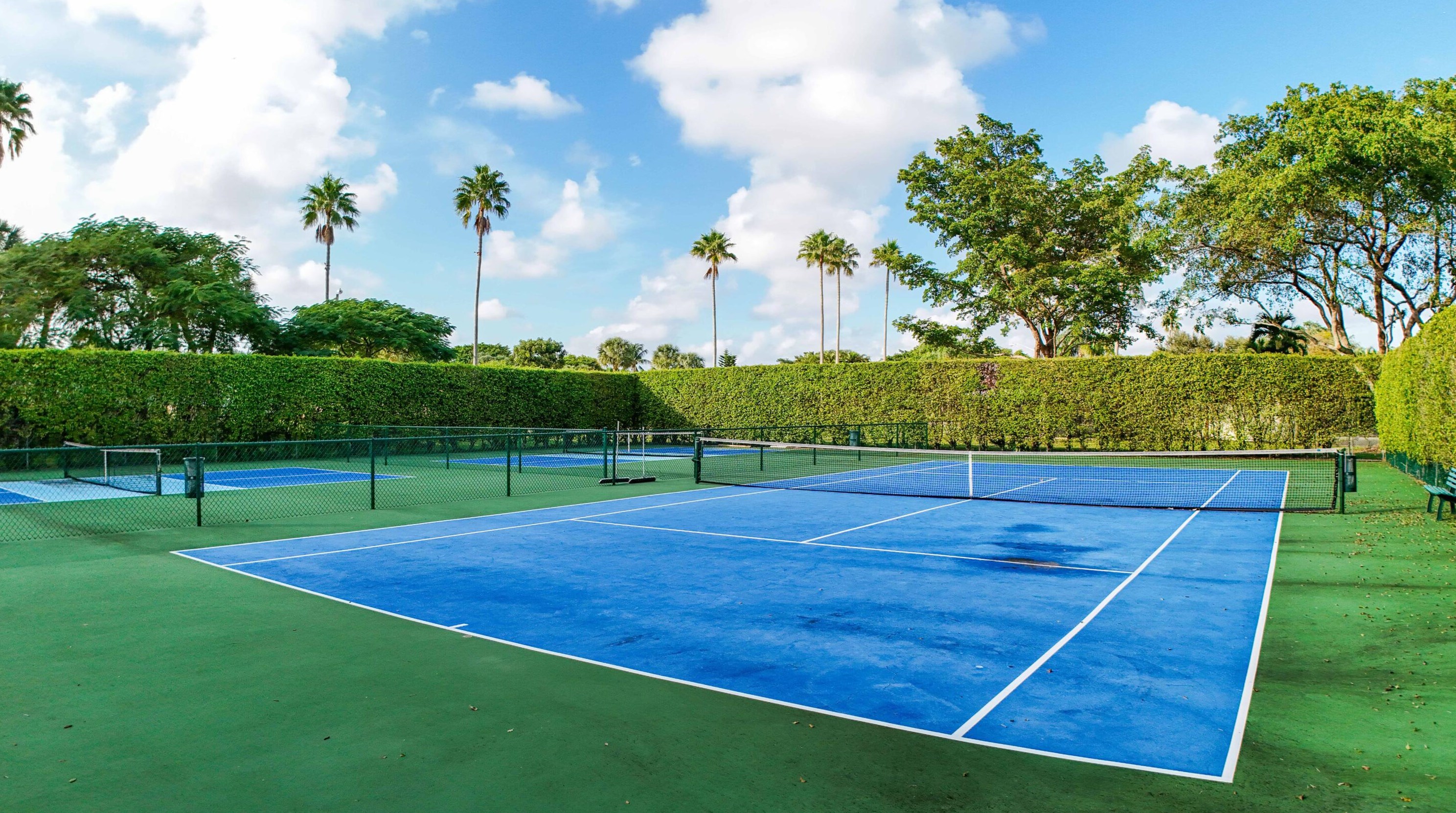 28 Camden Ln, Boynton Beach FL 33426-7704 exterior