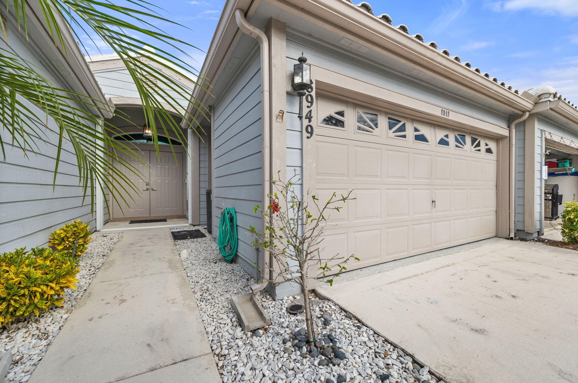 8949 Riverfront Ter, Jupiter FL  33469-1827 exterior
