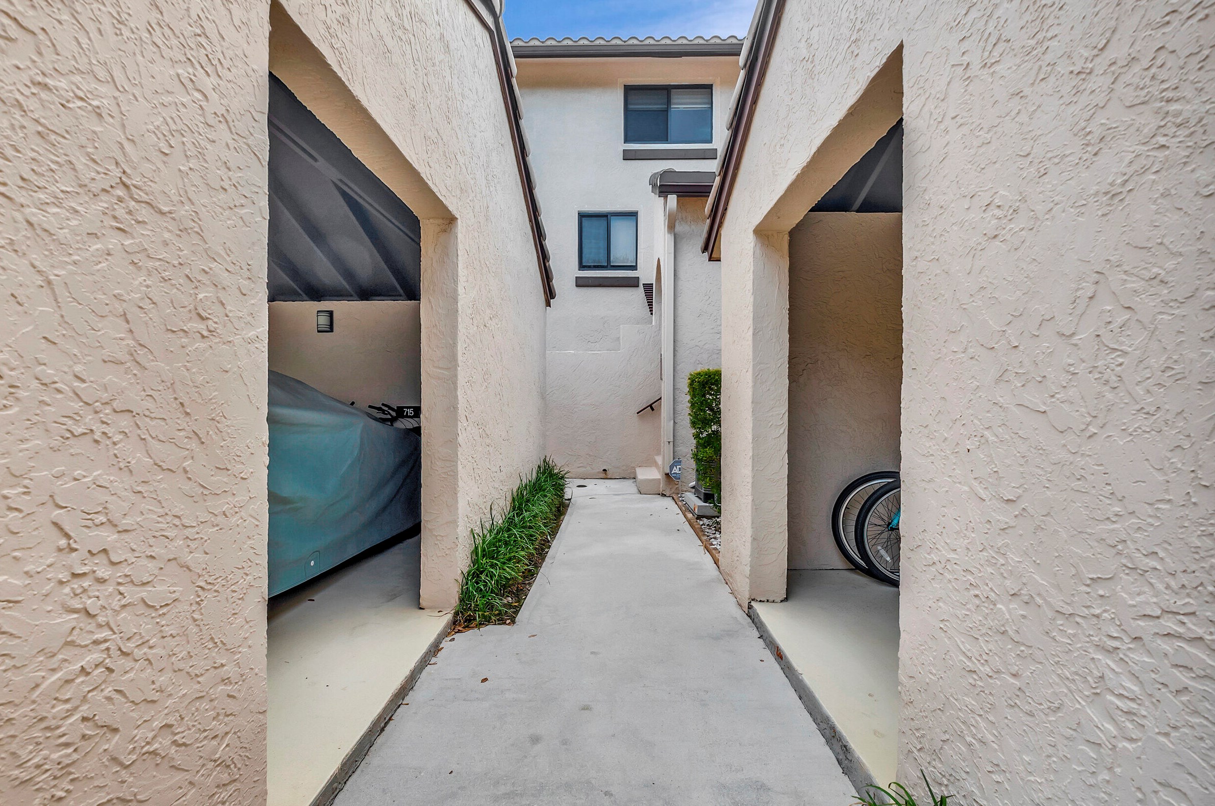 210 Captains Walk Apt 715, Delray Beach, FL 33483