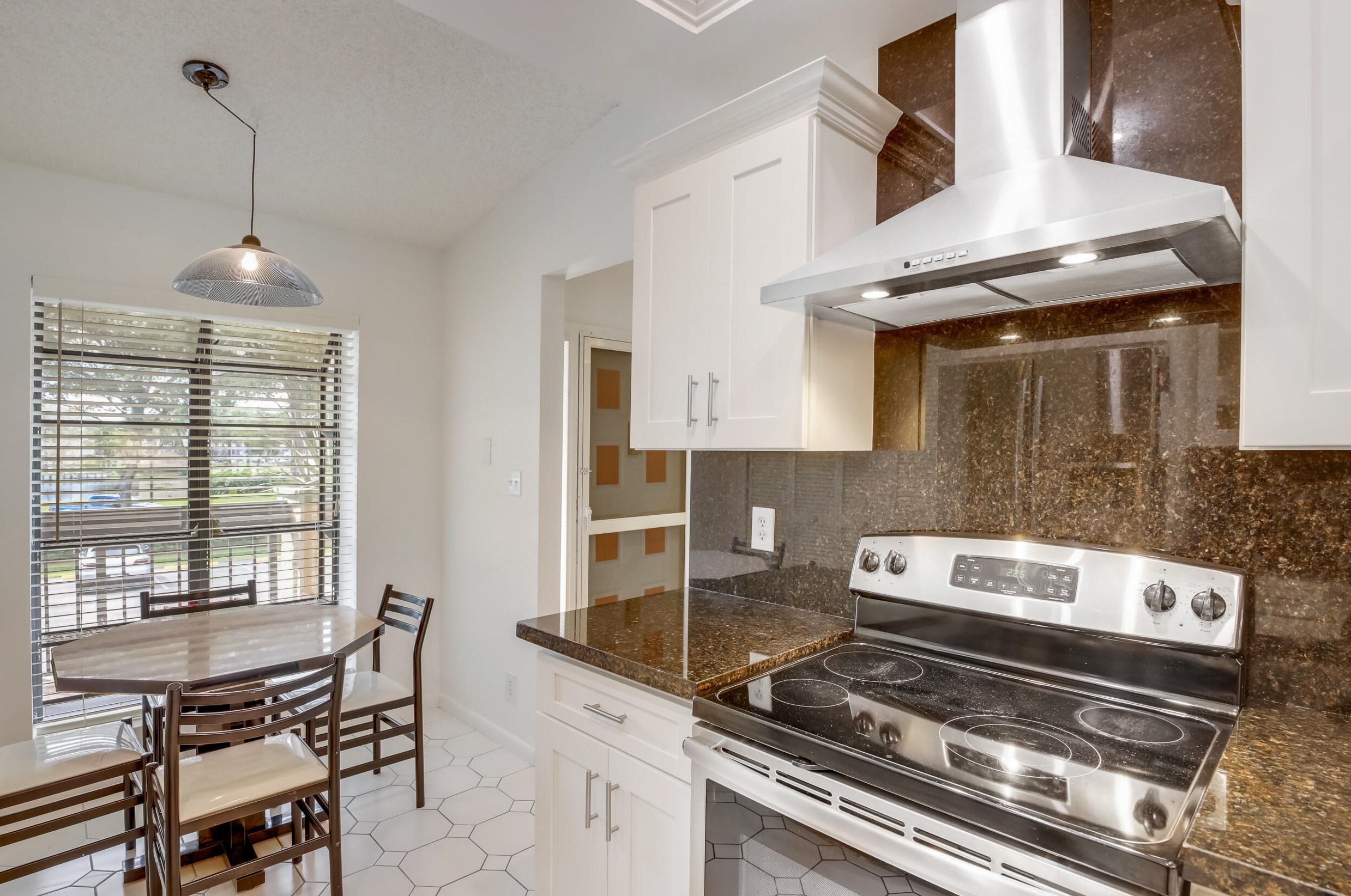 5021 Oakhill Ln #125, Delray Beach, FL 33484