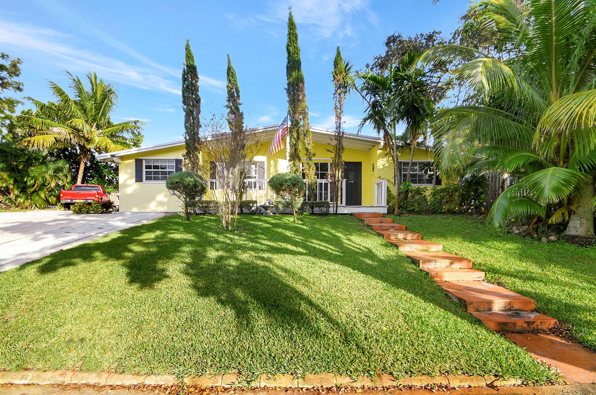 732 10th Pl, Lake Worth, FL 33462-4302