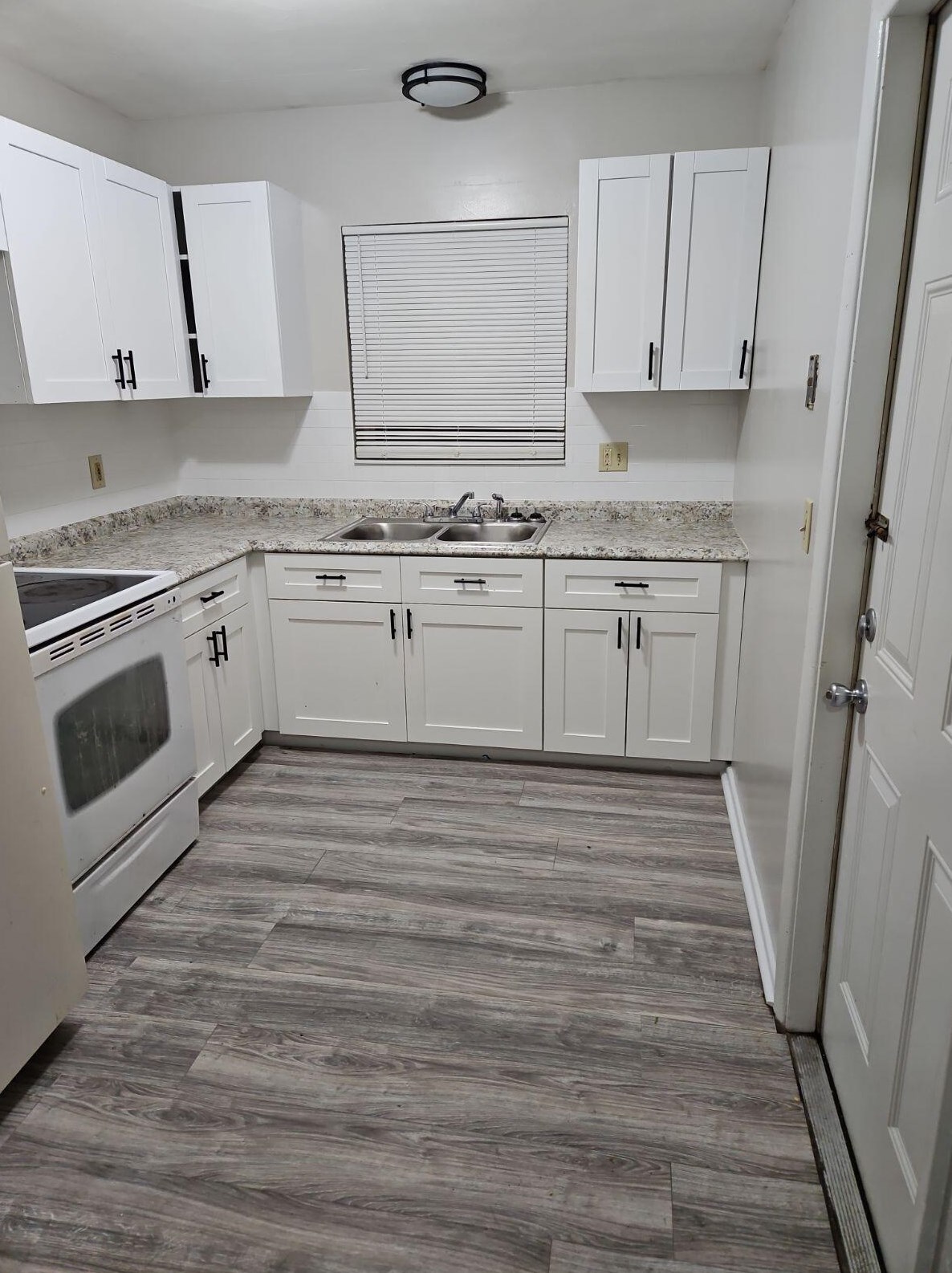 131 W 35th St, West Palm Beach, FL 33404