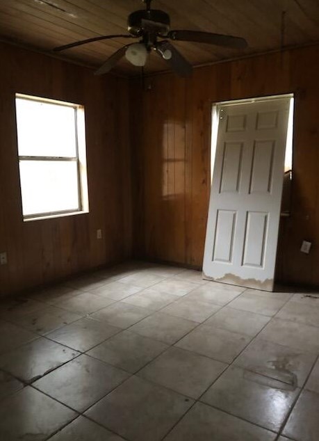 3504 Lake Dr, Fort Pierce FL  34982-8449 exterior