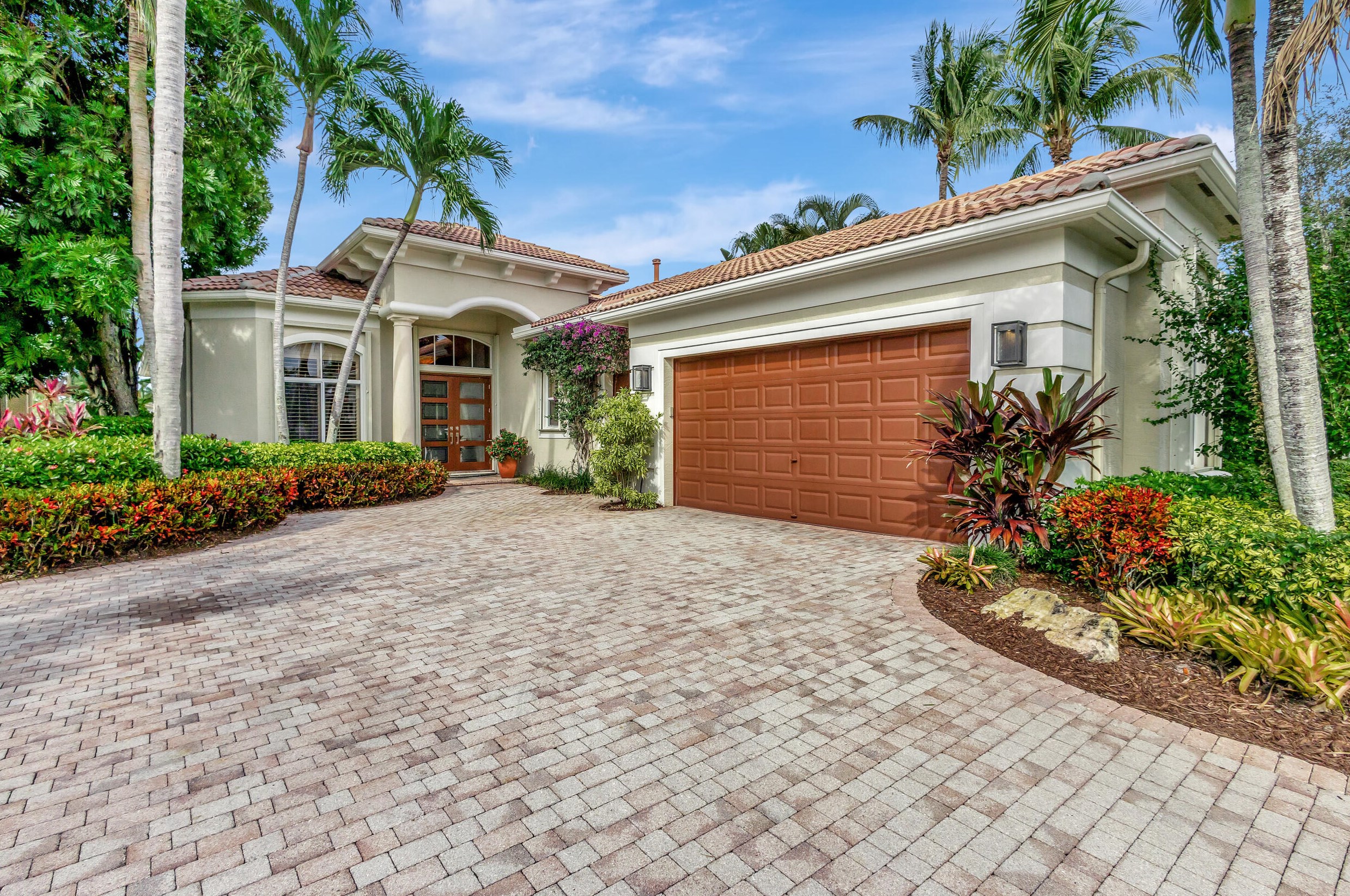 135 Esperanza Way, West Palm Beach, FL 33418-6206
