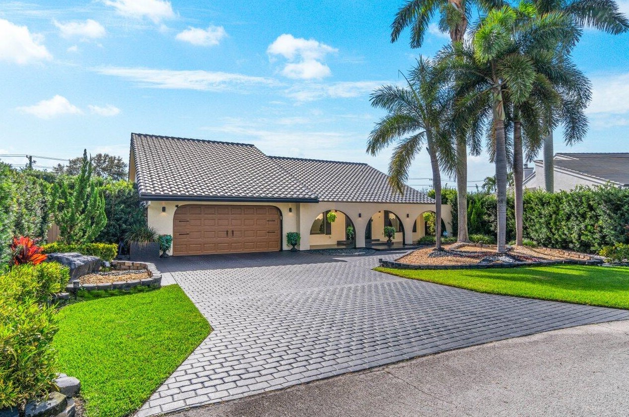 294 69th St, Boca Raton, FL 33487-2389