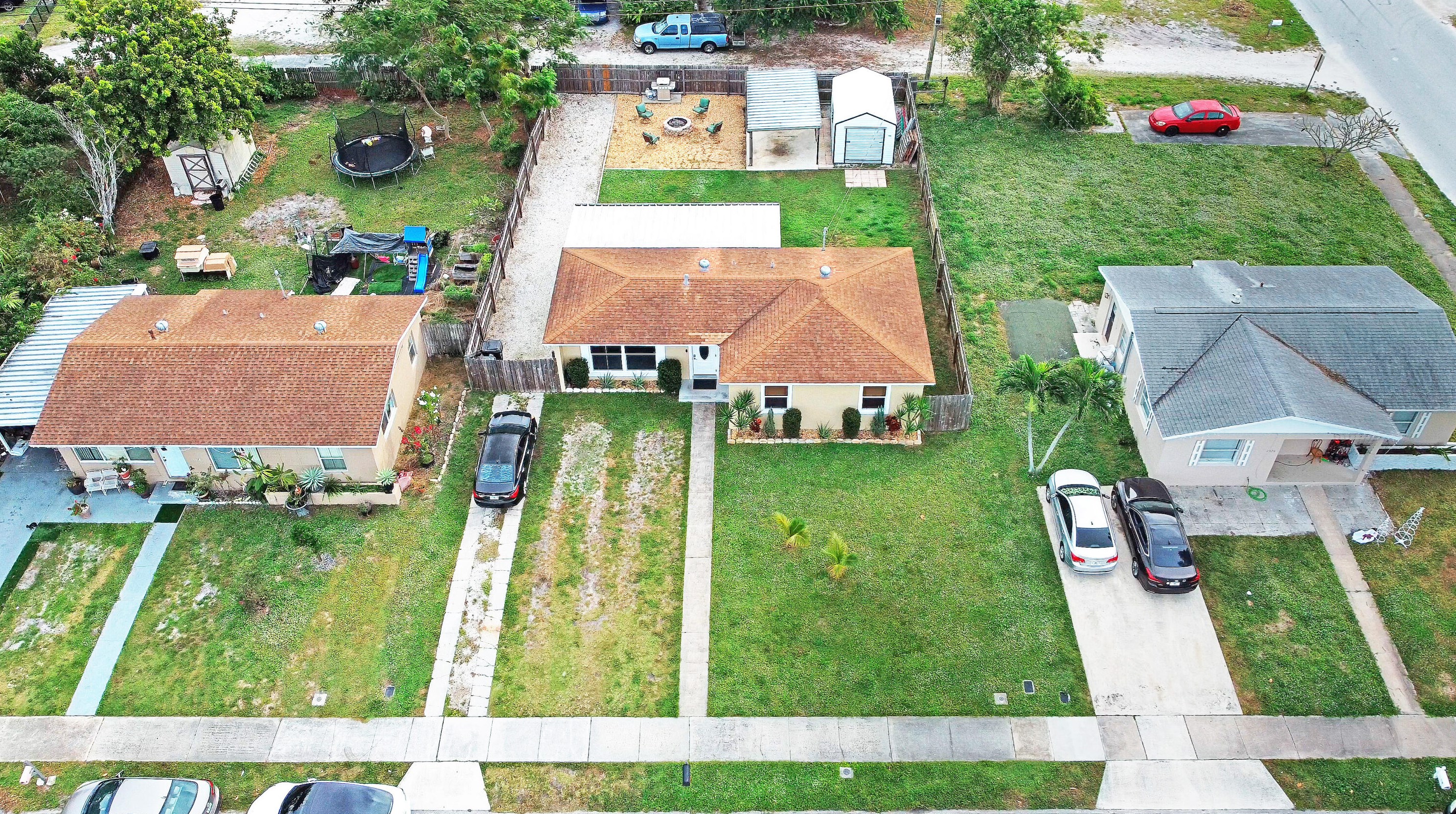 1322 Tropical Dr, Lake Worth FL 33460-5345 exterior