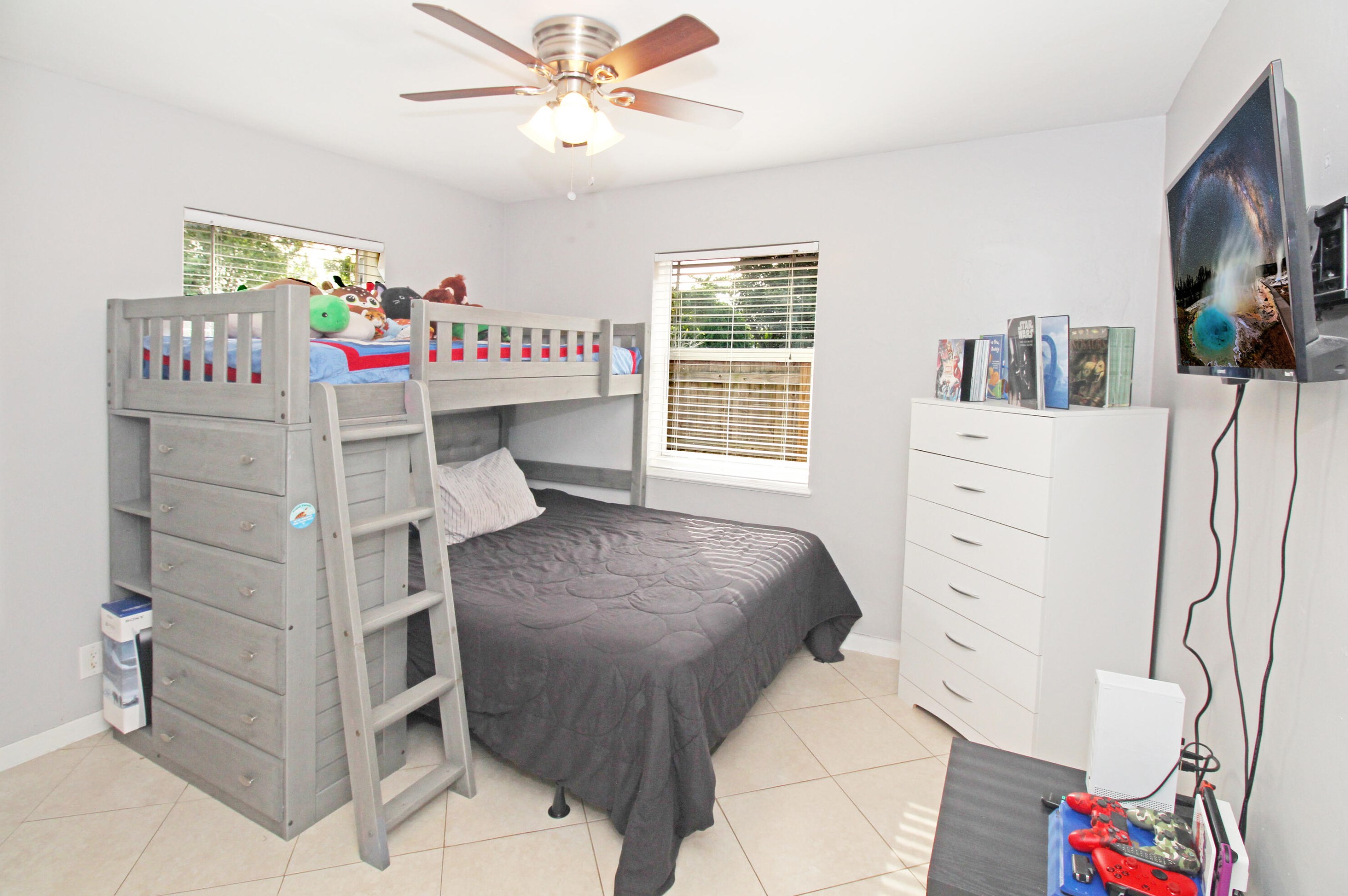 1322 Tropical Dr, Lake Worth FL 33460-5345 exterior