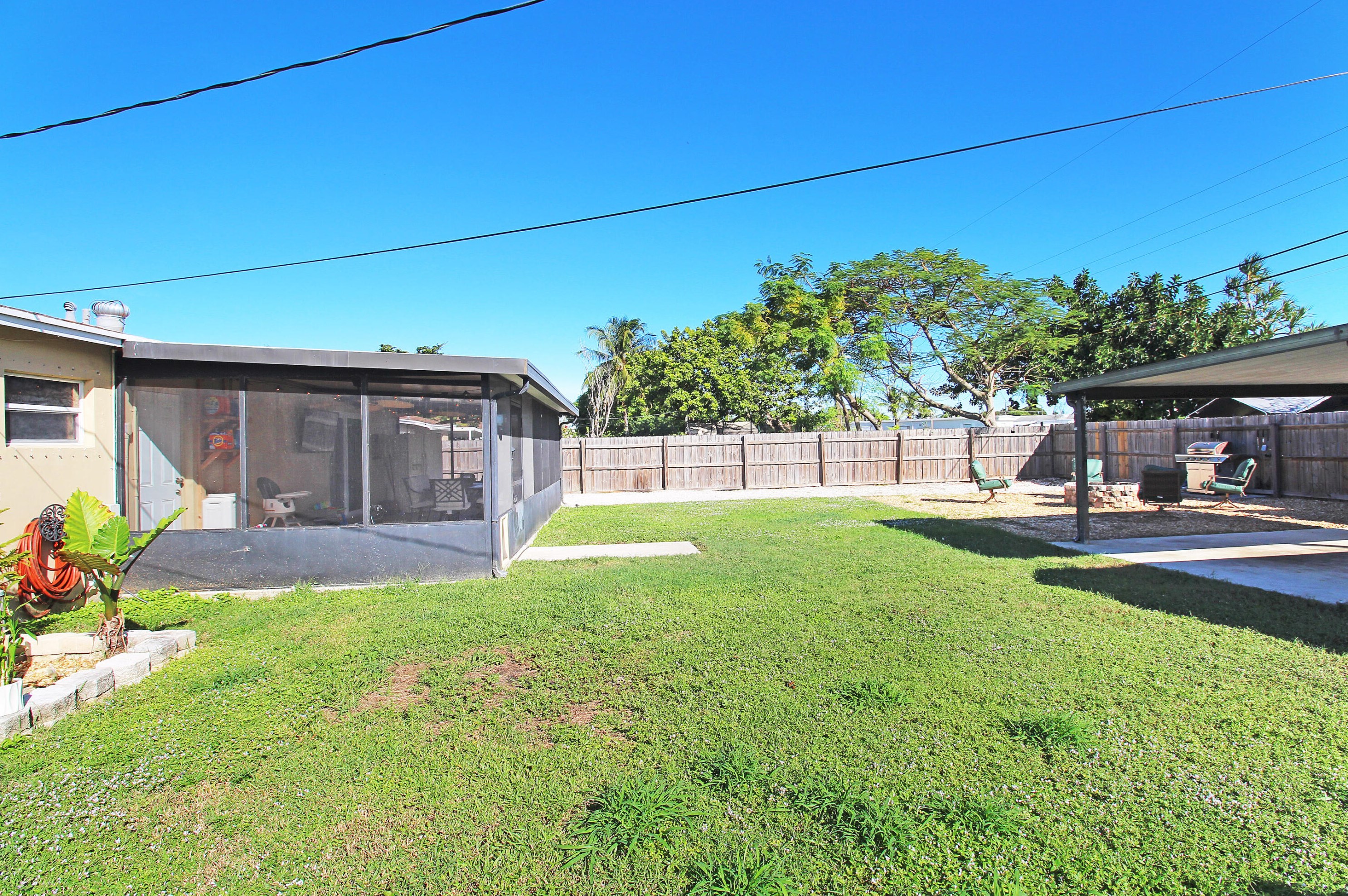 1322 Tropical Dr, Lake Worth FL 33460-5345 exterior