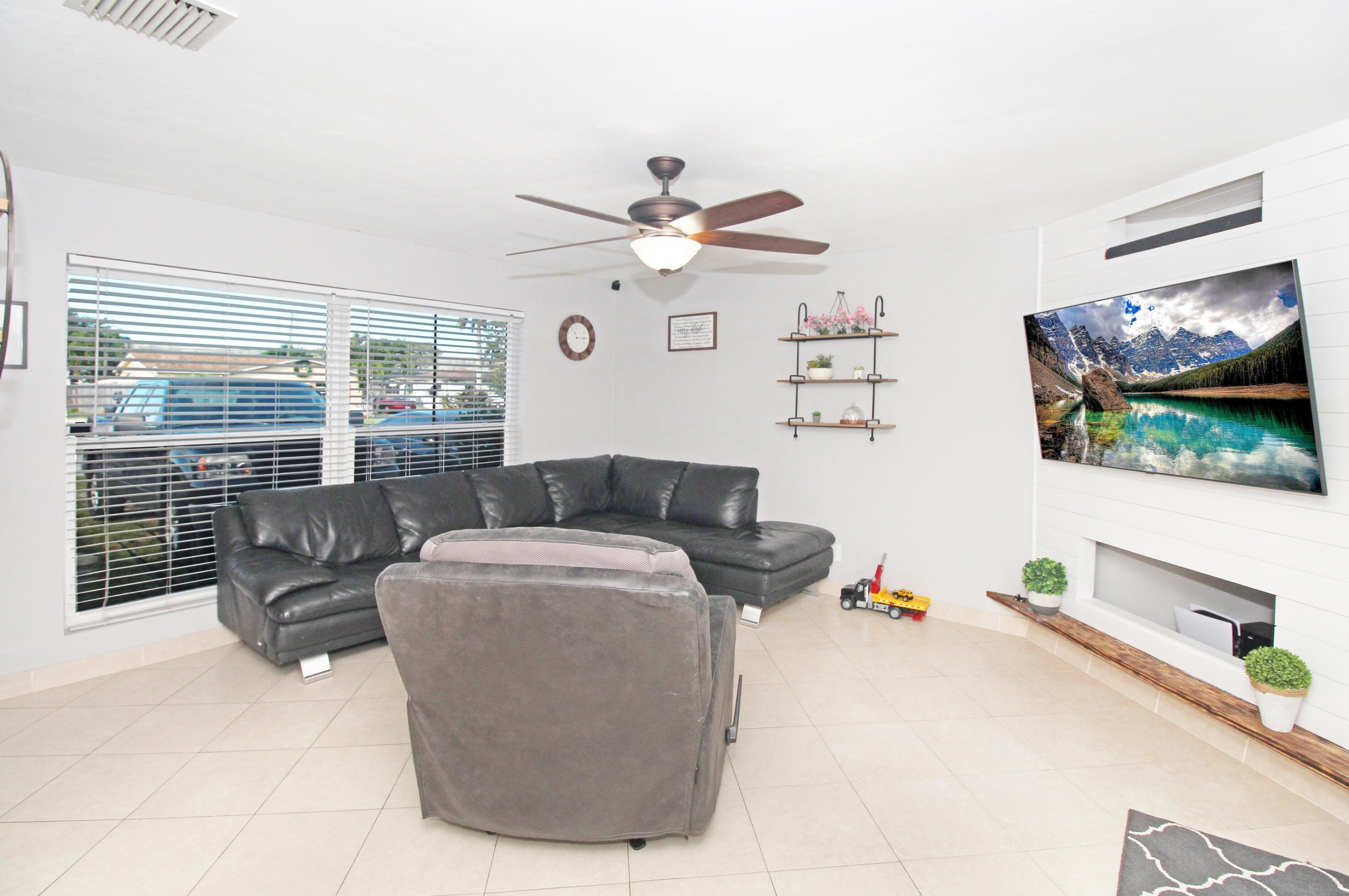 1322 Tropical Dr, Lake Worth FL 33460-5345 exterior