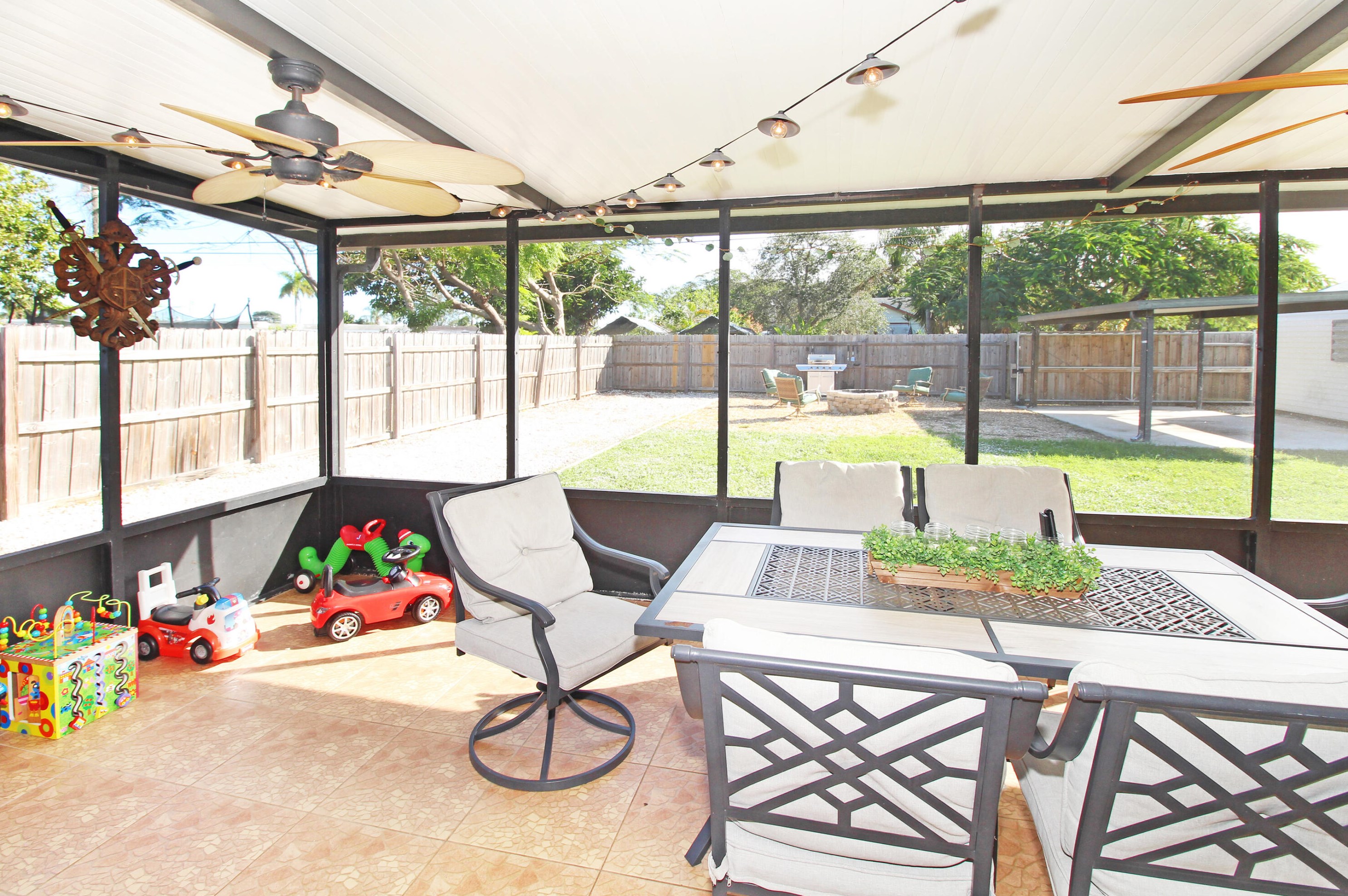 1322 Tropical Dr, Lake Worth FL 33460-5345 exterior