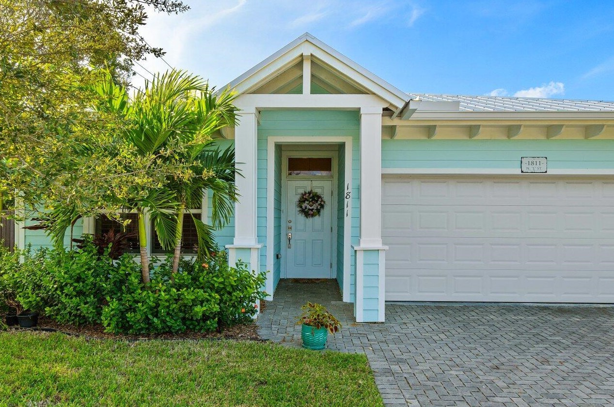 1811 L St, Lake Worth, FL 33460-6630